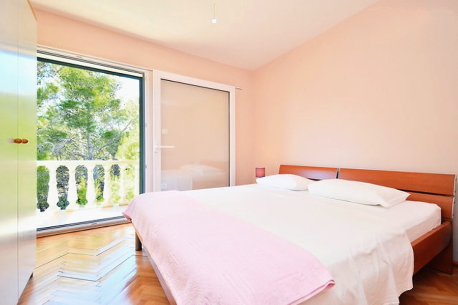 Four bedroom apartment with terrace and sea view Medići, Omiš  A-a