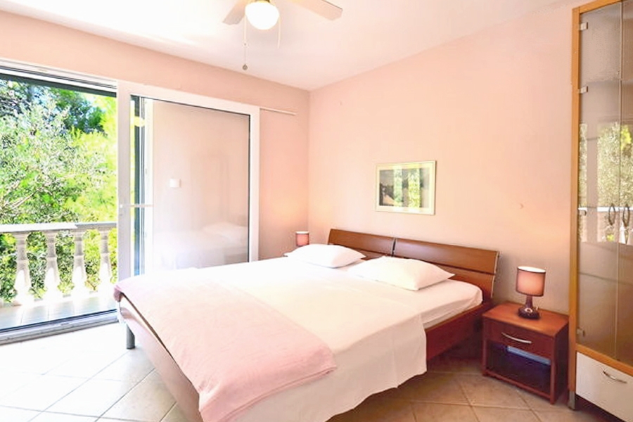 Four bedroom apartment with terrace and sea view Medići, Omiš  A-a