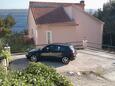 Parking lot Medići, Omiš, Parking lot 7461 - Apartments near sea with pebble beach.