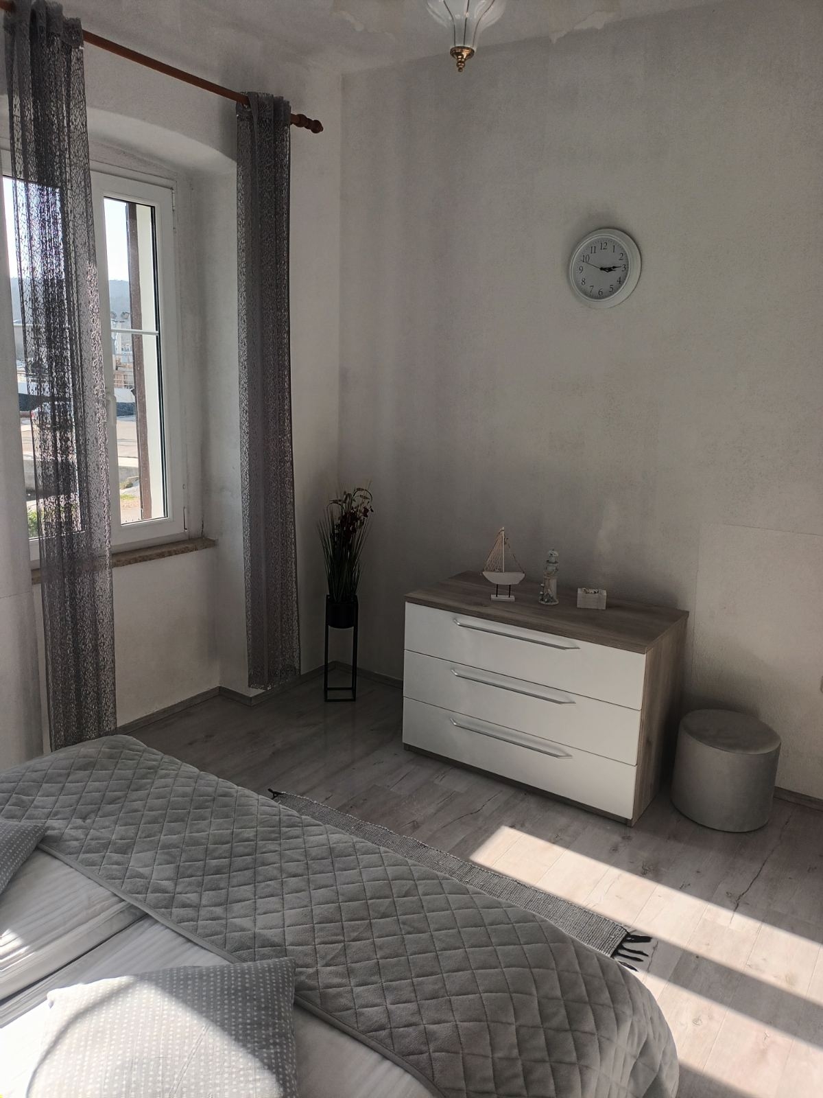 Two bedroom house with terrace and sea view Plomin Luka, Labin  K