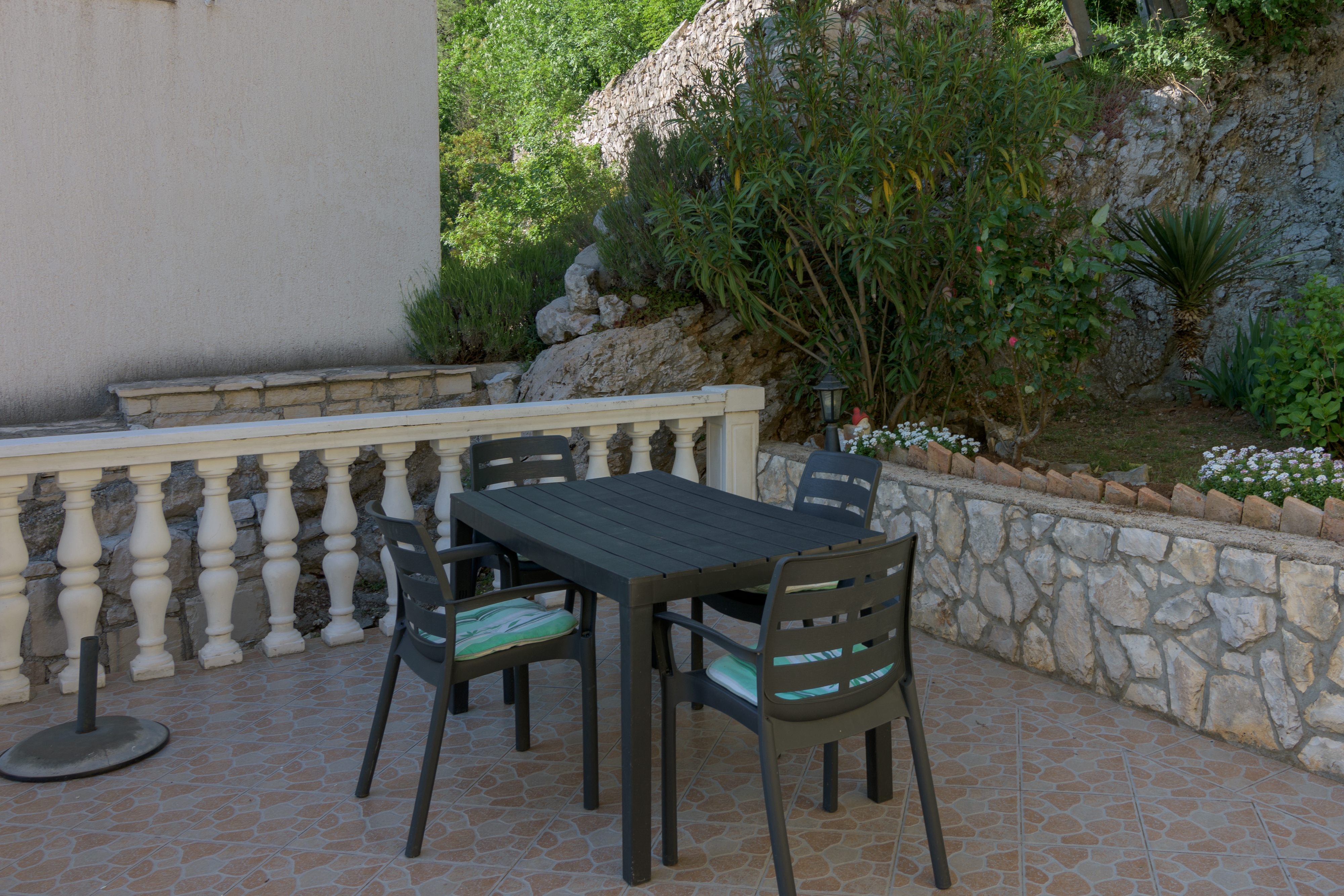 Two bedroom house with terrace and sea view Plomin Luka, Labin  K