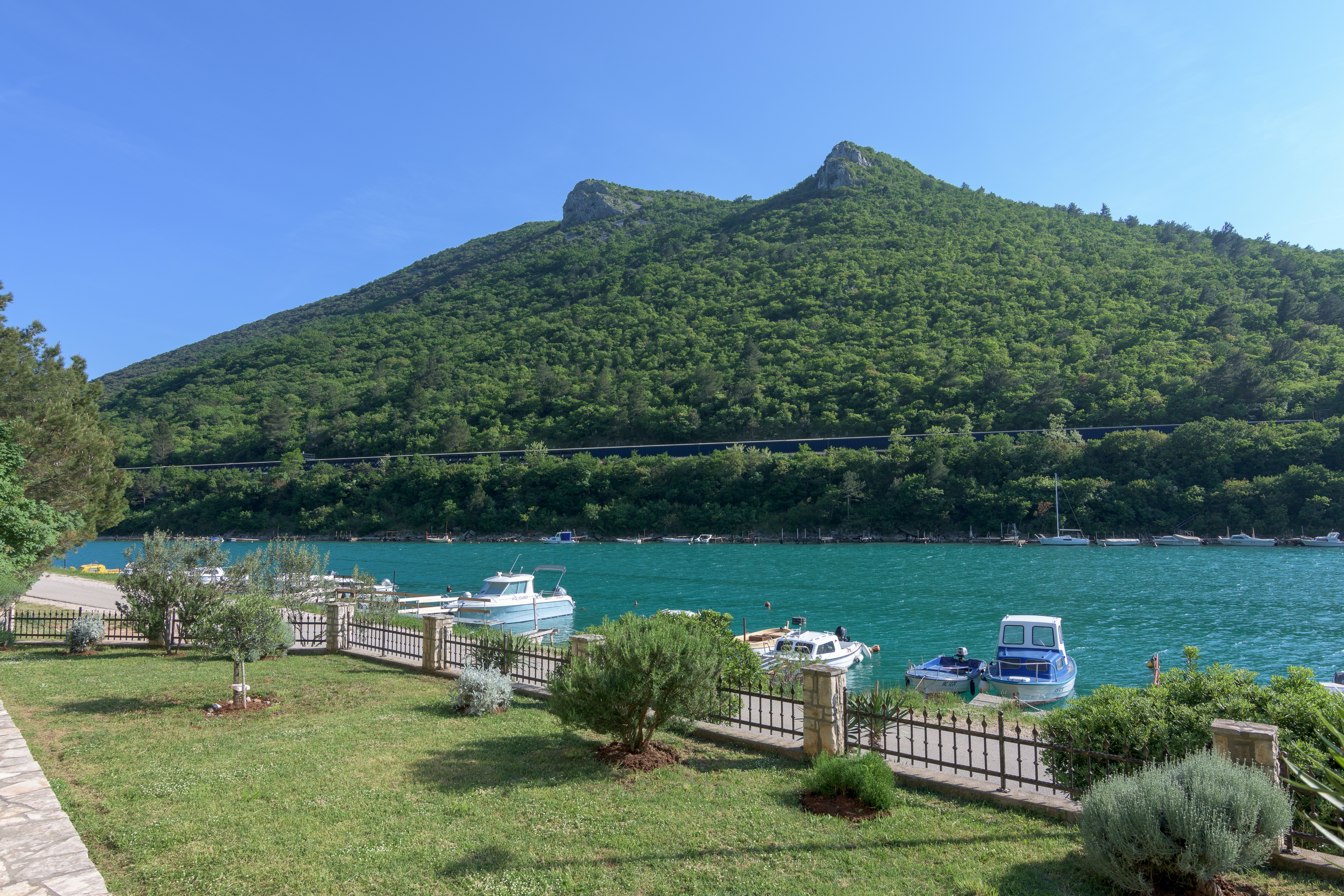 Two bedroom house with terrace and sea view Plomin Luka, Labin  K