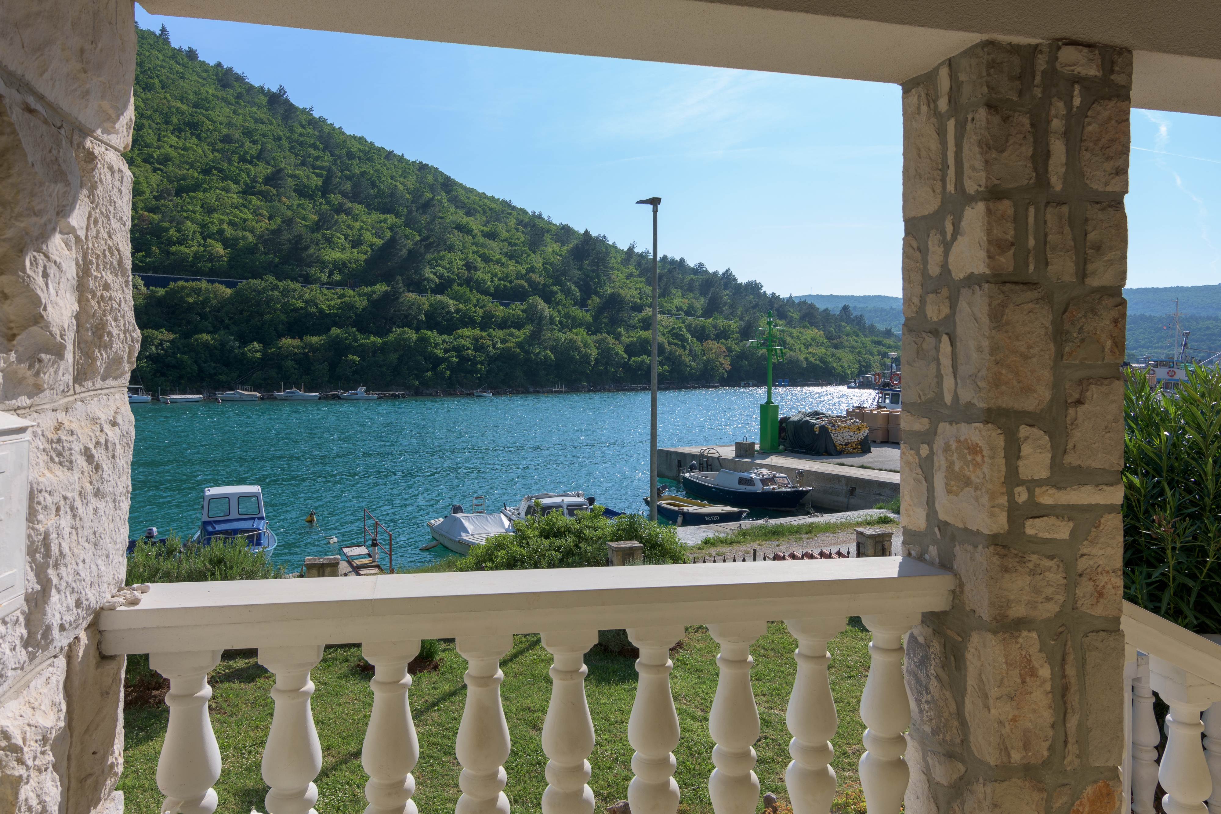 Two bedroom house with terrace and sea view Plomin Luka, Labin  K