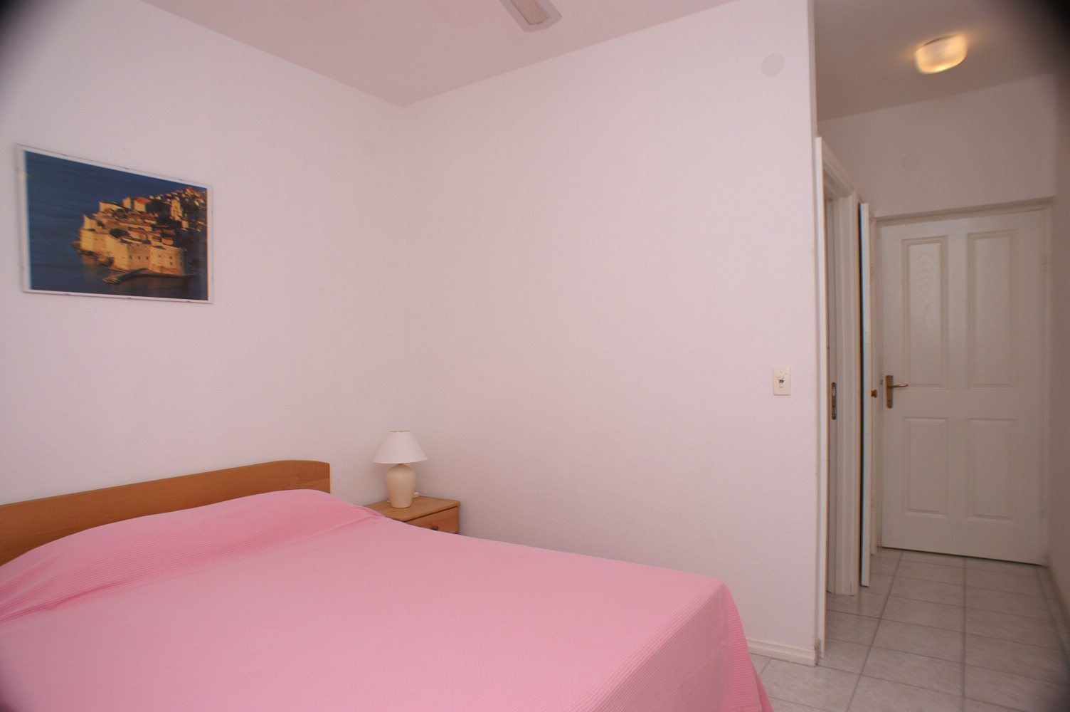 Comfortable and spacious apartment with terrace and sea view Sutivan, Brač  A-a