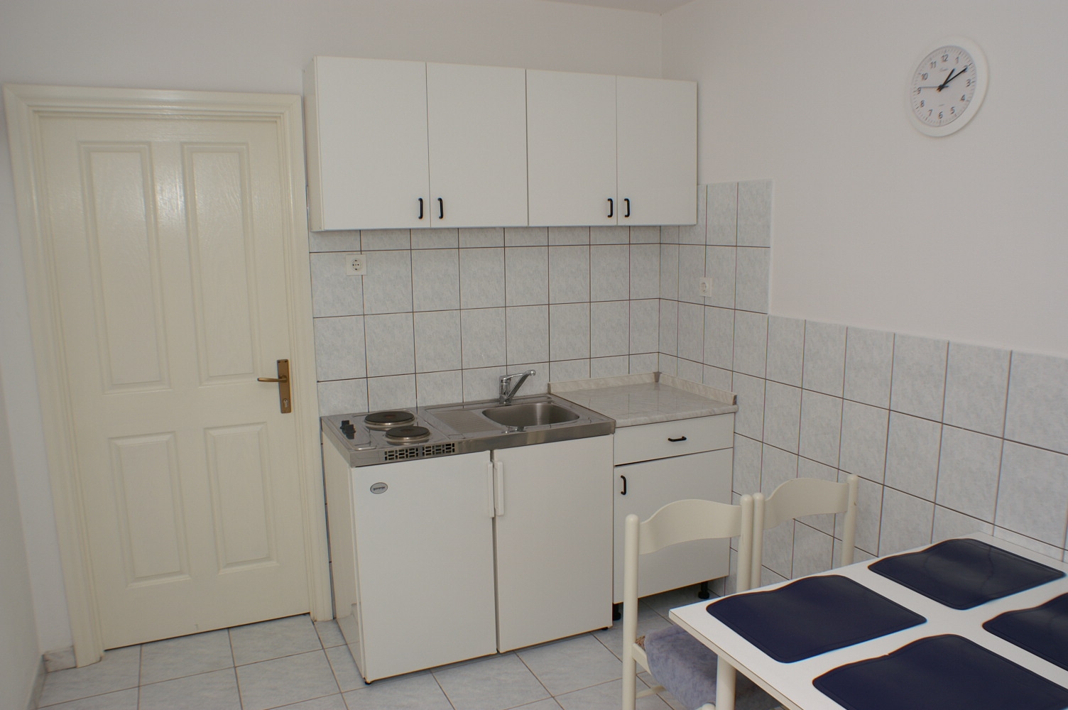 Two bedroom apartment with terrace and sea view Sutivan, Brač  A-b