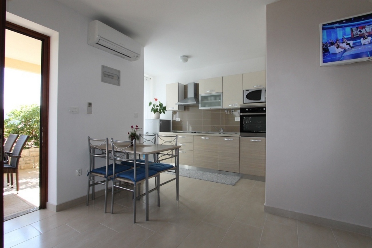 One bedroom apartment with terrace and sea view Rabac, Labin  A-d