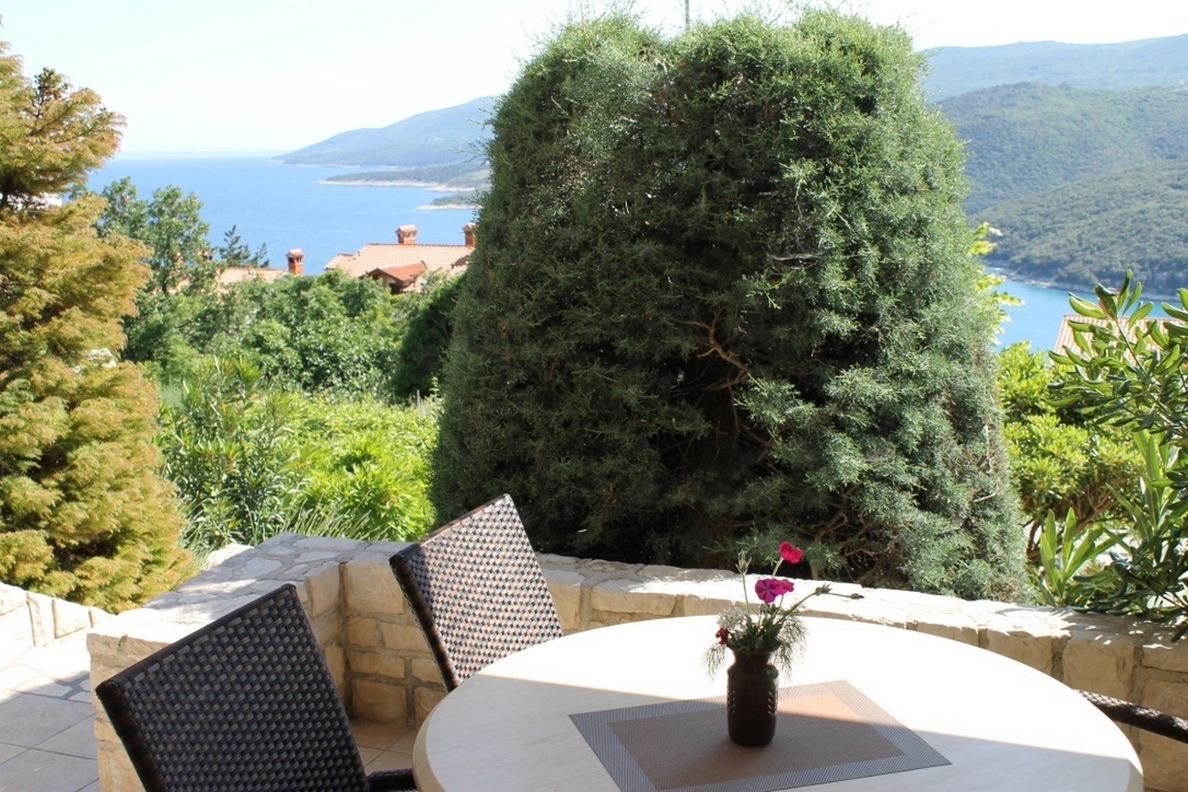 One bedroom apartment with terrace and sea view Rabac, Labin  A-d