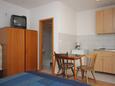 Dining room Dugi Rat, Dining room in the studio-apartment, WiFi.
