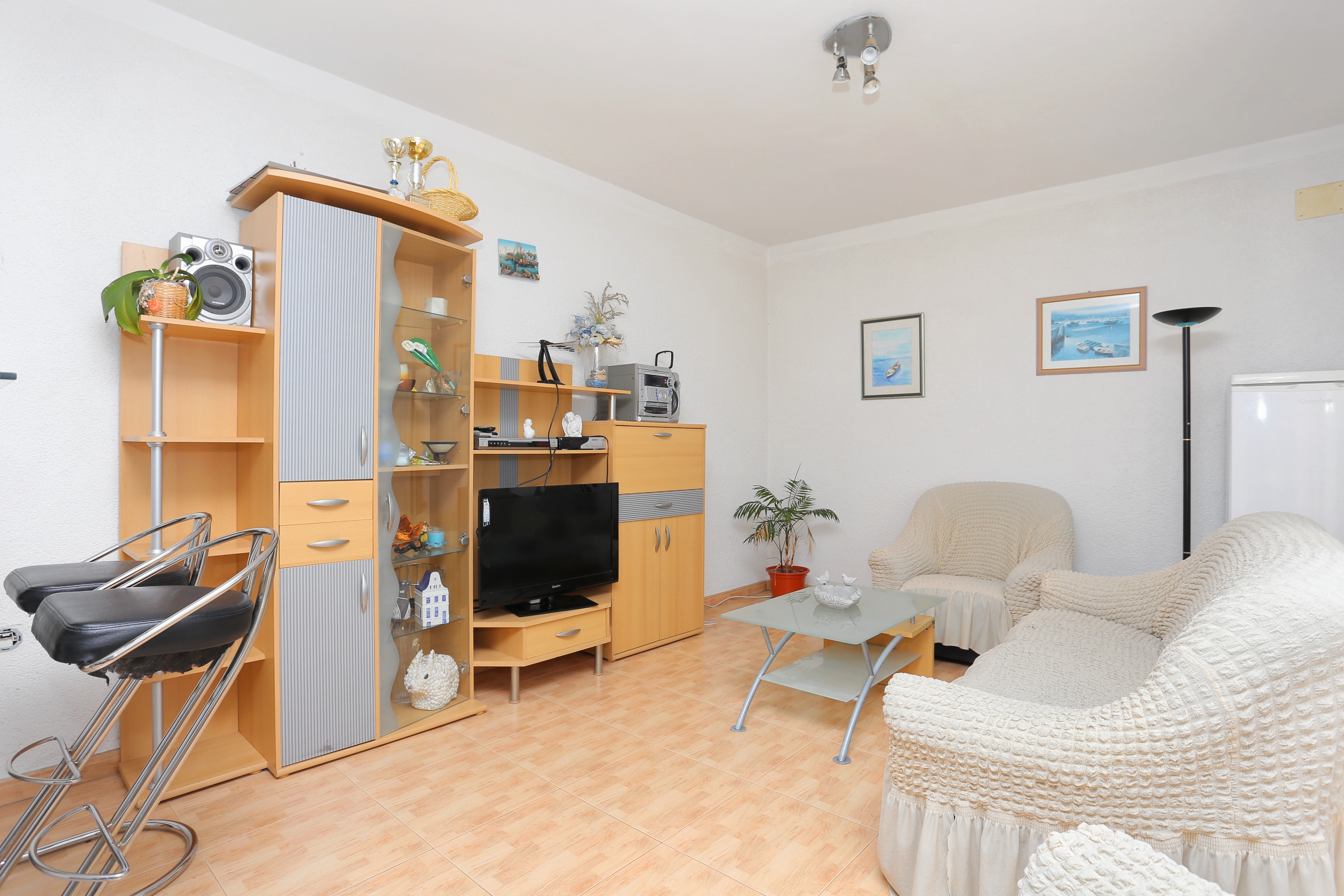 Three bedroom apartment with terrace and sea view Mali Rat, Omiš (A-7482-b) Three bedroom apartment with terrace and sea view Mali Rat, Omiš (A-7482-b)