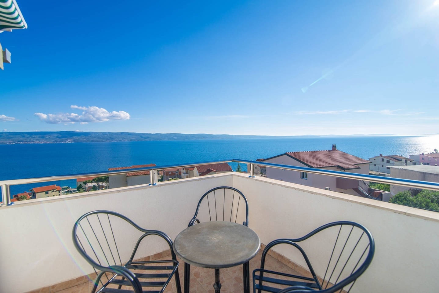 Studio flat with terrace and sea view Mali Rat, Omiš (AS-7482-a) Studio flat with terrace and sea view Mali Rat, Omiš (AS-7482-a)