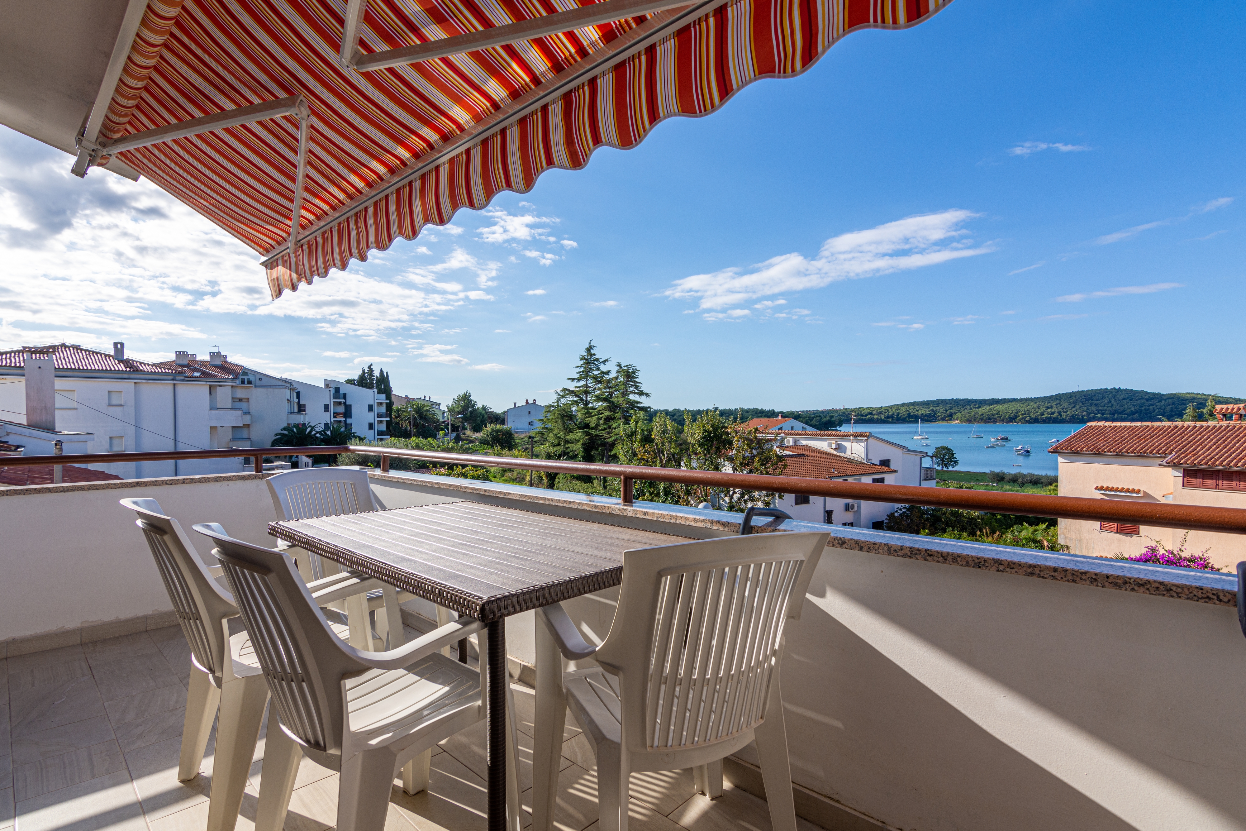 Two bedroom apartment with terrace and sea view Medulin (A-7495-a) Two bedroom apartment with terrace and sea view Medulin (A-7495-a)