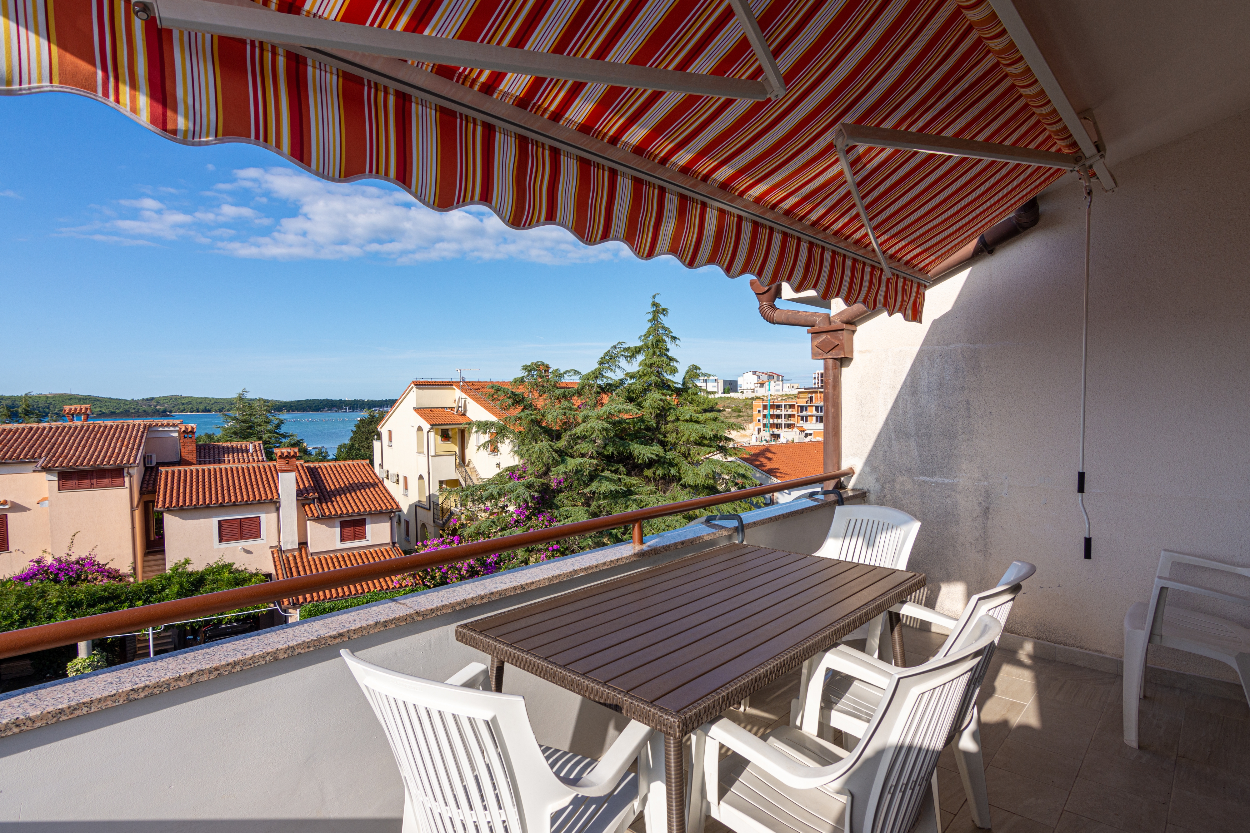 Two bedroom apartment with terrace and sea view Medulin  A-a