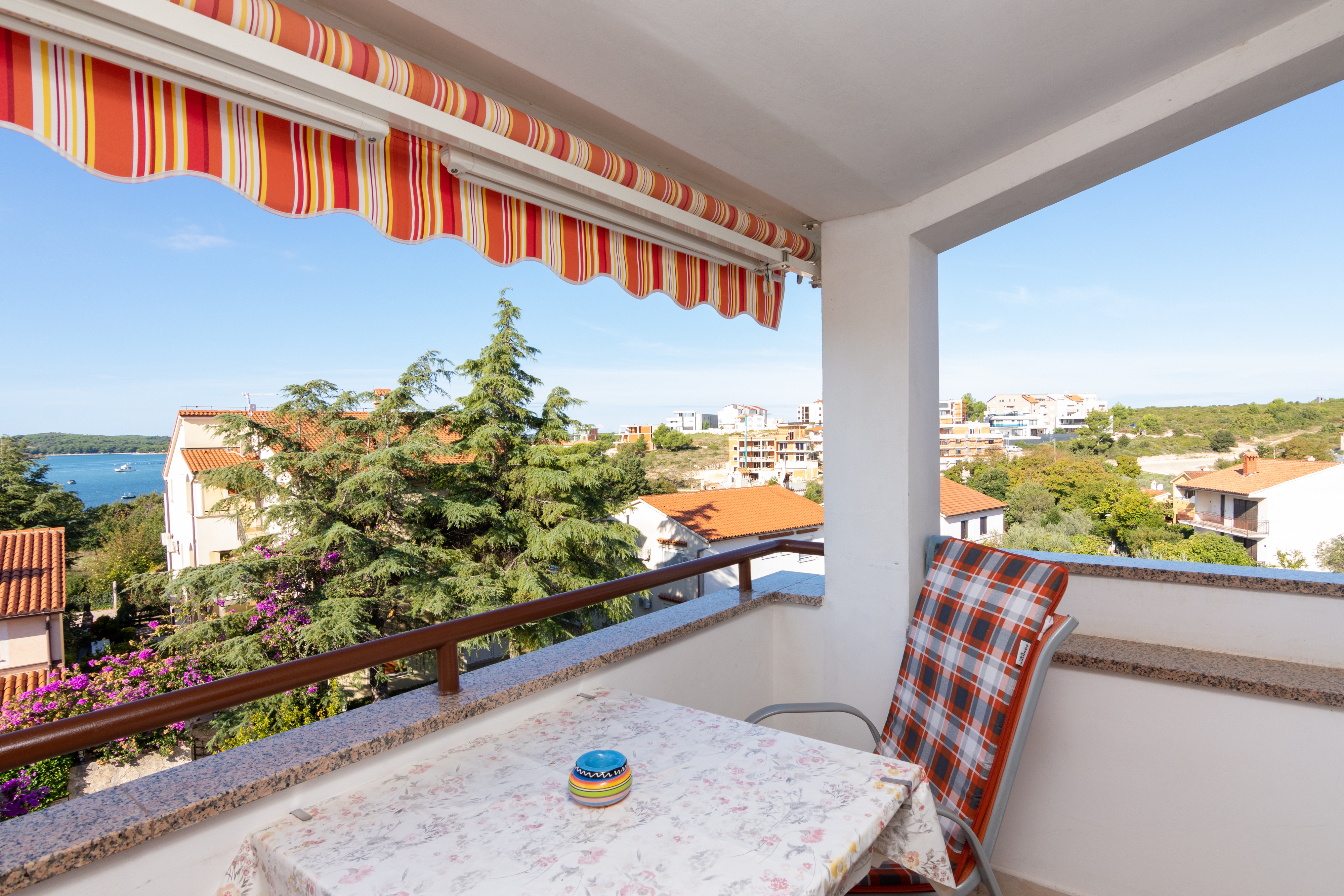 One bedroom apartment with balcony and sea view Medulin (A-7495-b) One bedroom apartment with balcony and sea view Medulin (A-7495-b)