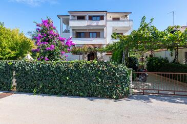 Medulin, Medulin, Property 7495 - Apartments with pebble beach.