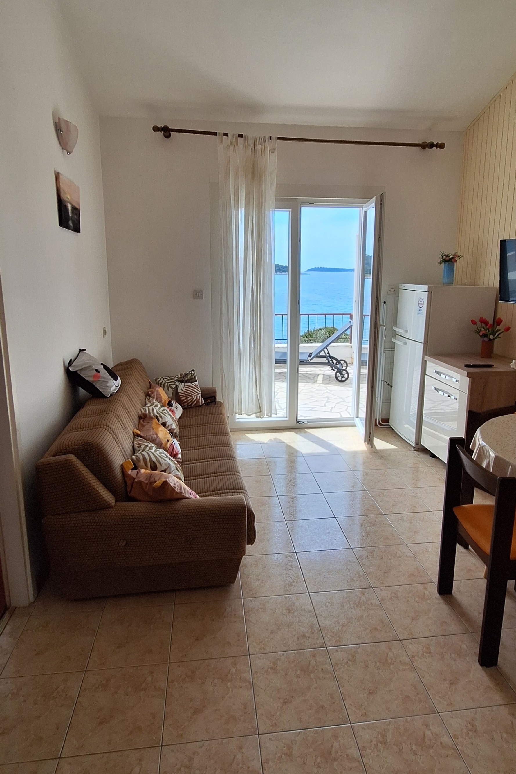 Two bedroom apartment near beach Rogoznica (A-7499-b)