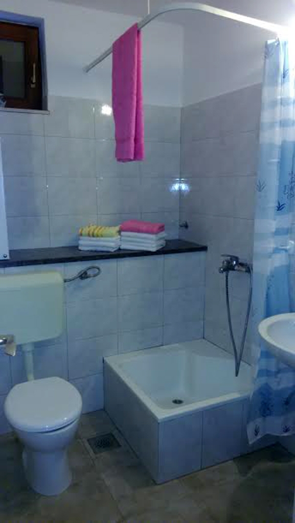 Four bedroom house with terrace and sea view Vinišće, Trogir  K