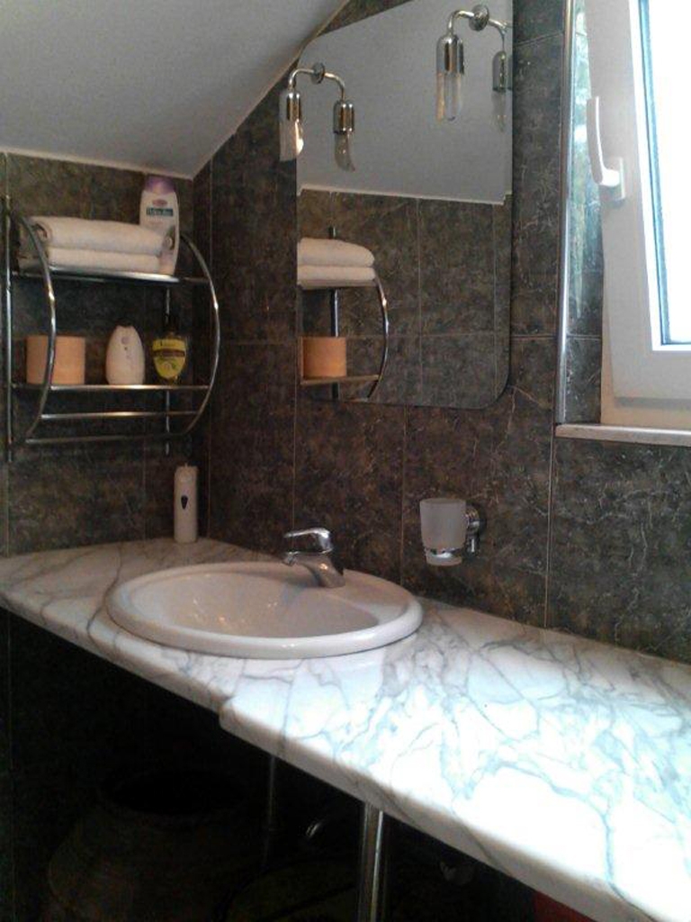 Four bedroom house with terrace and sea view Vinišće, Trogir  K