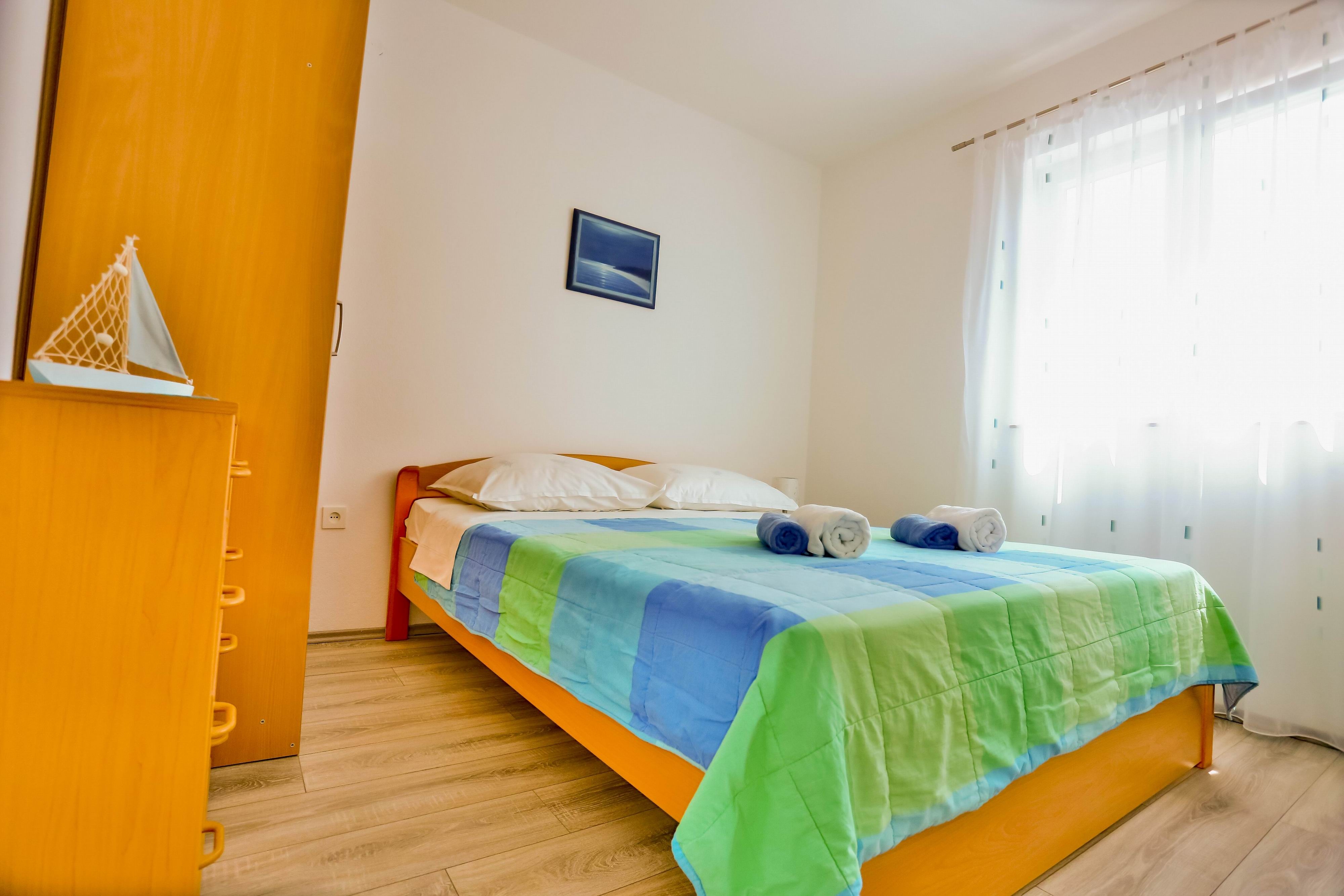 One bedroom apartment with balcony Sutivan, Brač  A-a