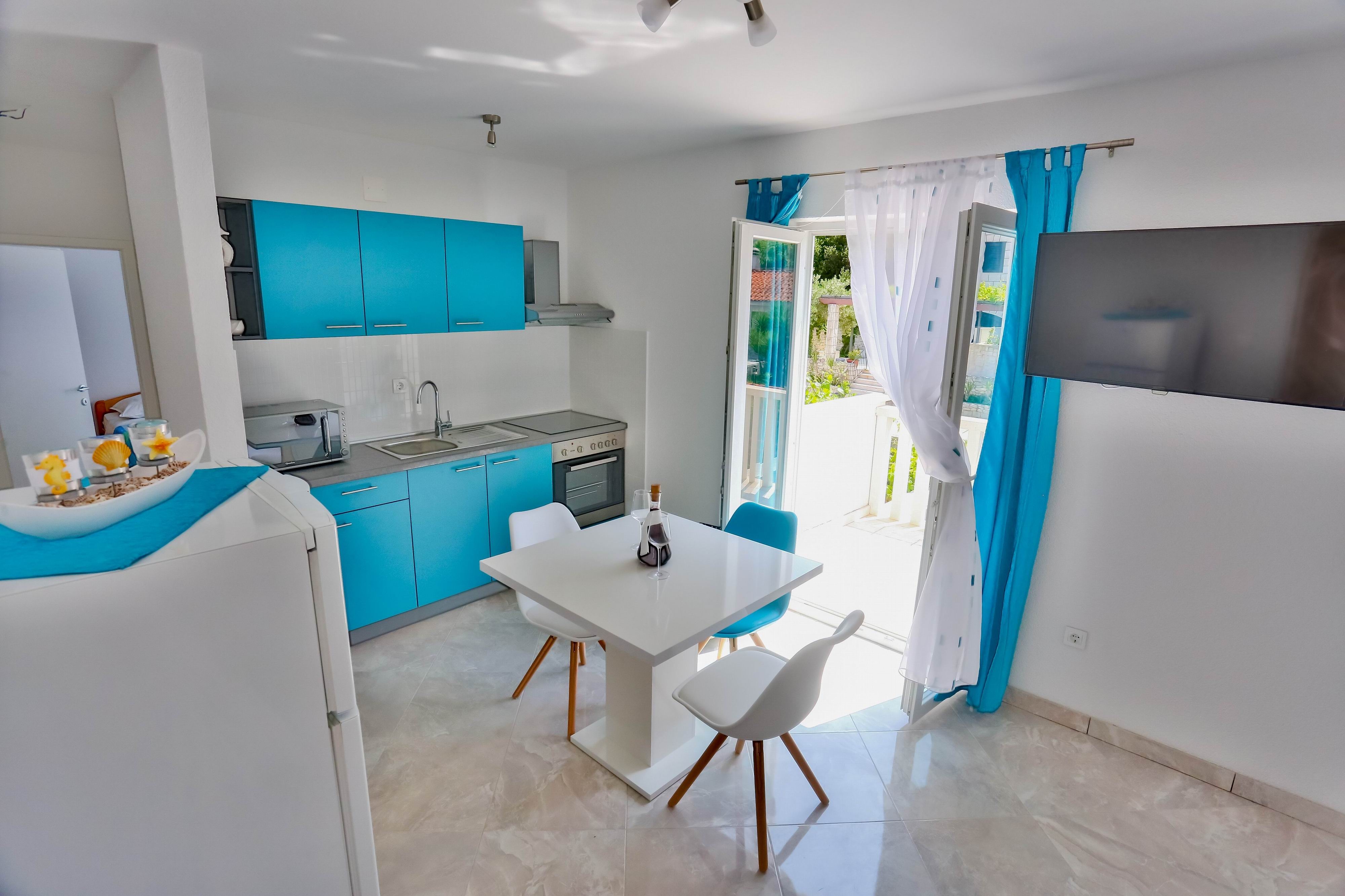 Jednosobni apartman s balkonom Sutivan, Brač  A-c