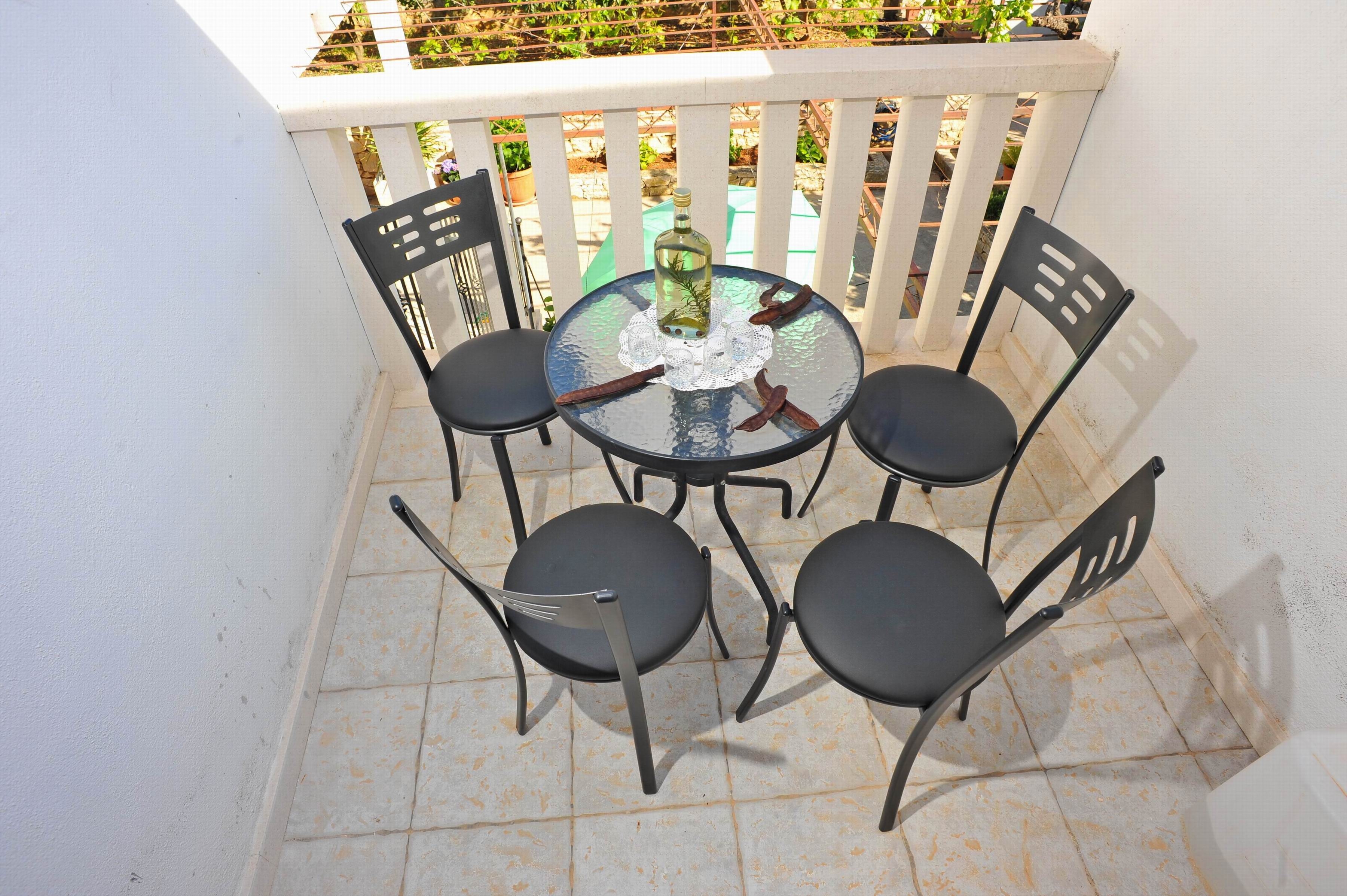 One bedroom apartment with balcony Sutivan, Brač  A-c