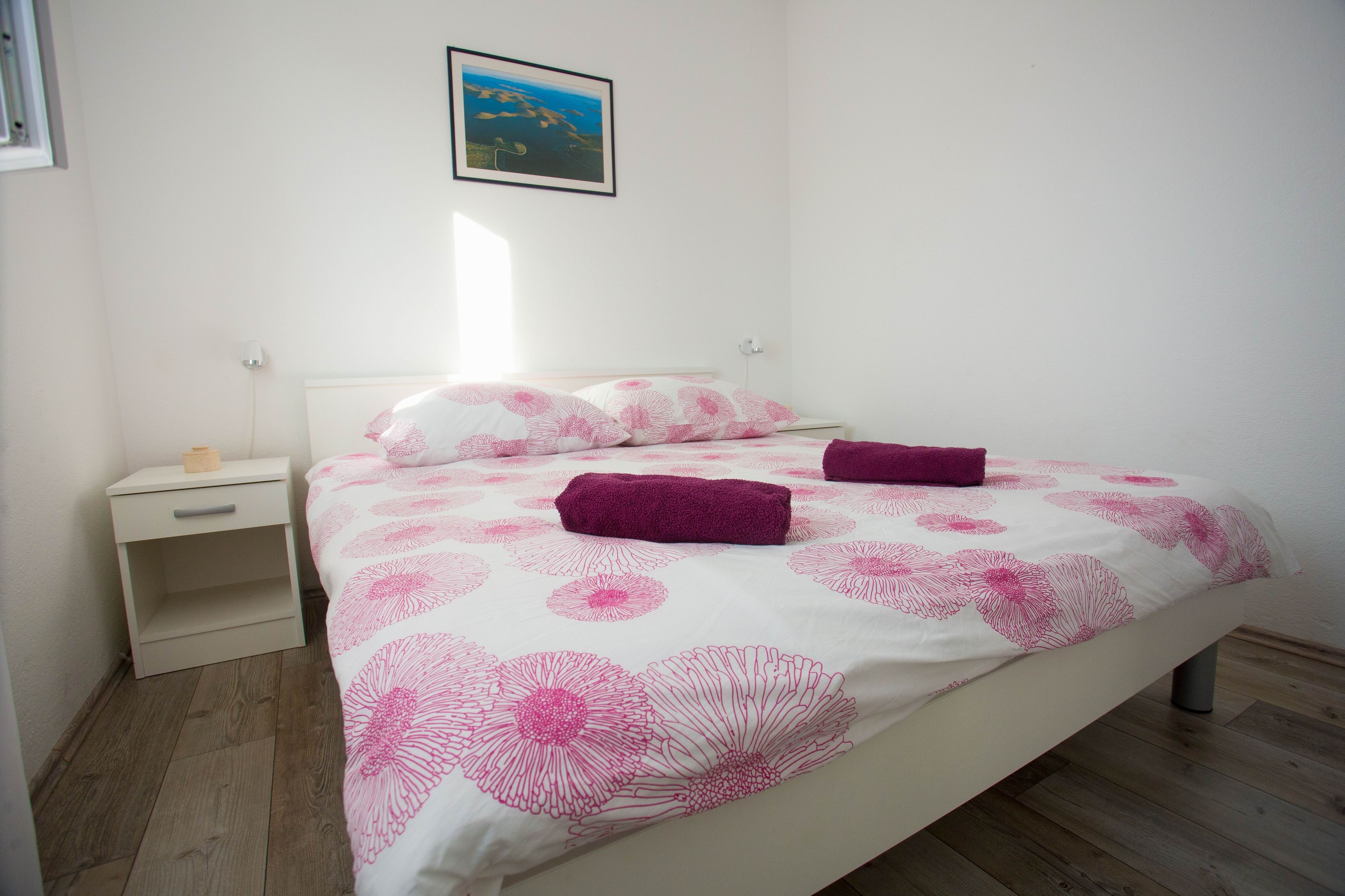 One bedroom apartment with balcony Sutivan, Brač  A-c