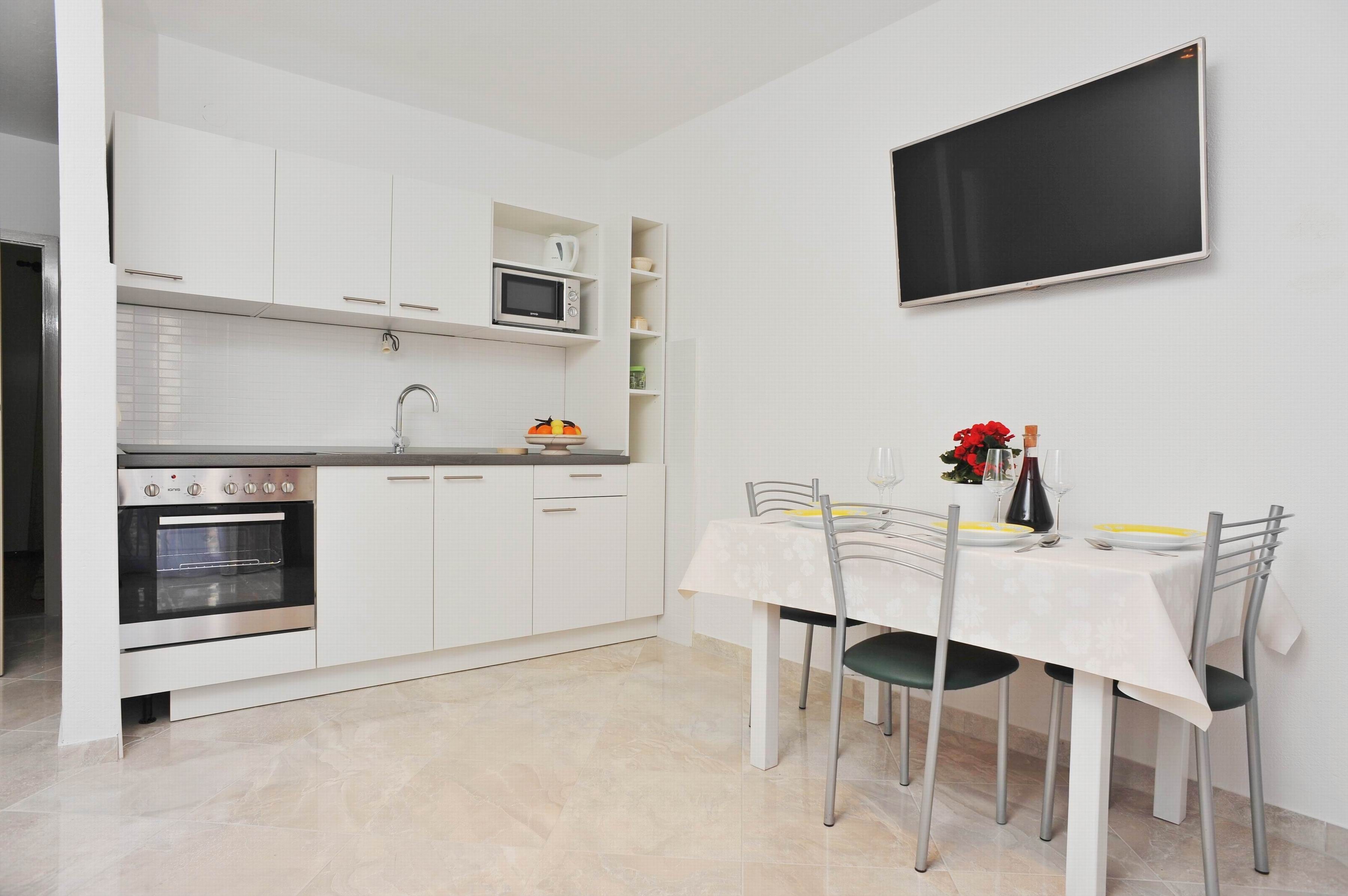 One bedroom apartment with balcony Sutivan, Brač  A-c