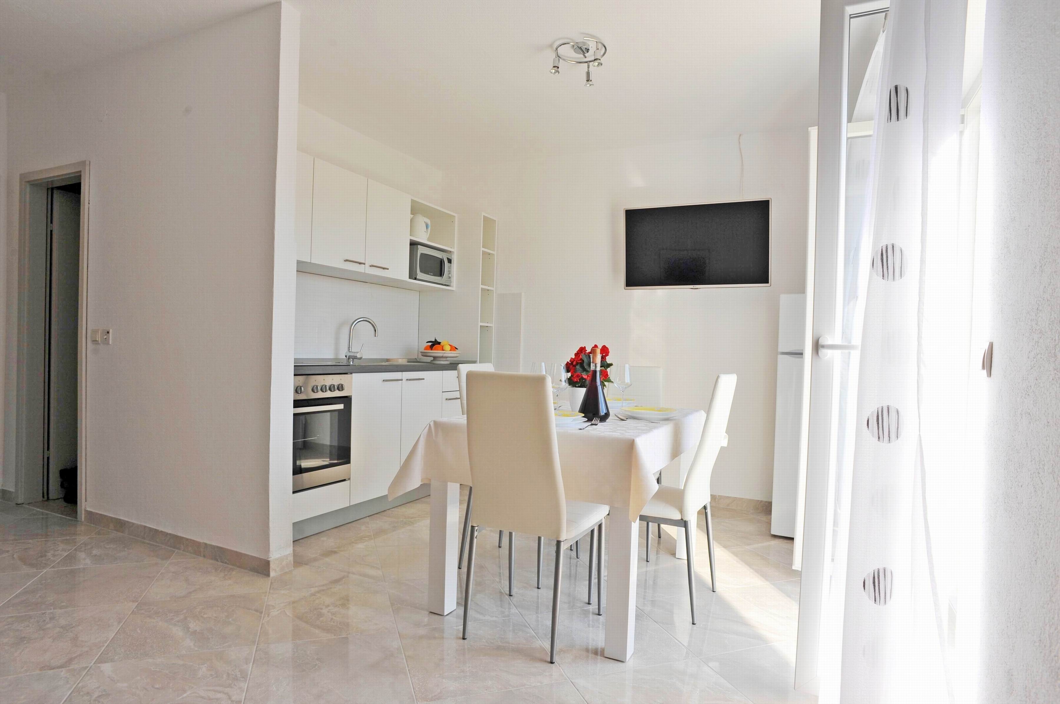One bedroom apartment with balcony and sea view Sutivan, Brač  A-d