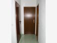 Sutivan, Hallway in the apartment, (pet friendly) and WiFi.