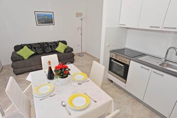 Sutivan, Sala de estar in the apartment, (pet friendly) y WiFi.