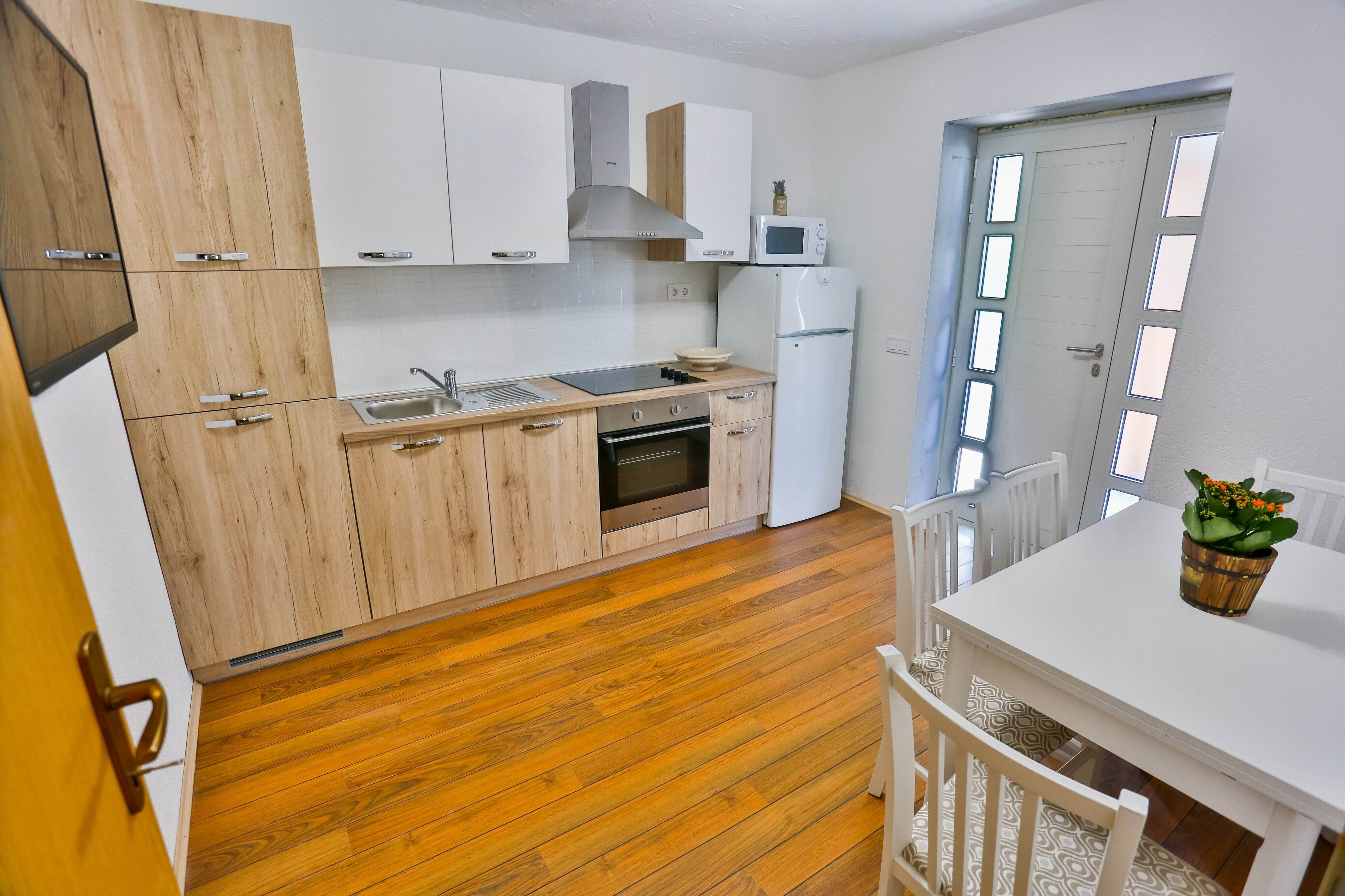 Two bedroom apartment with terrace and sea view Sutivan, Brač  A-f