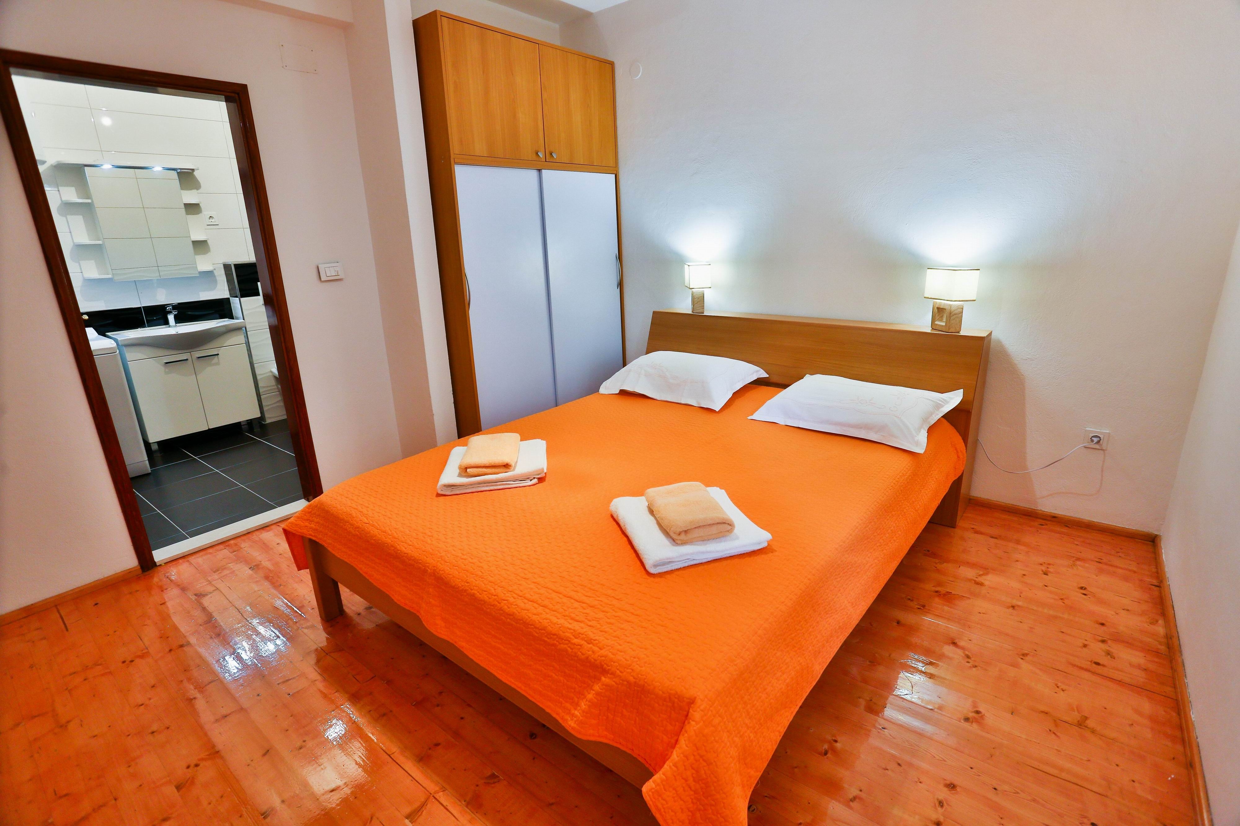 Two bedroom apartment with terrace Sutivan, Brač  A-g