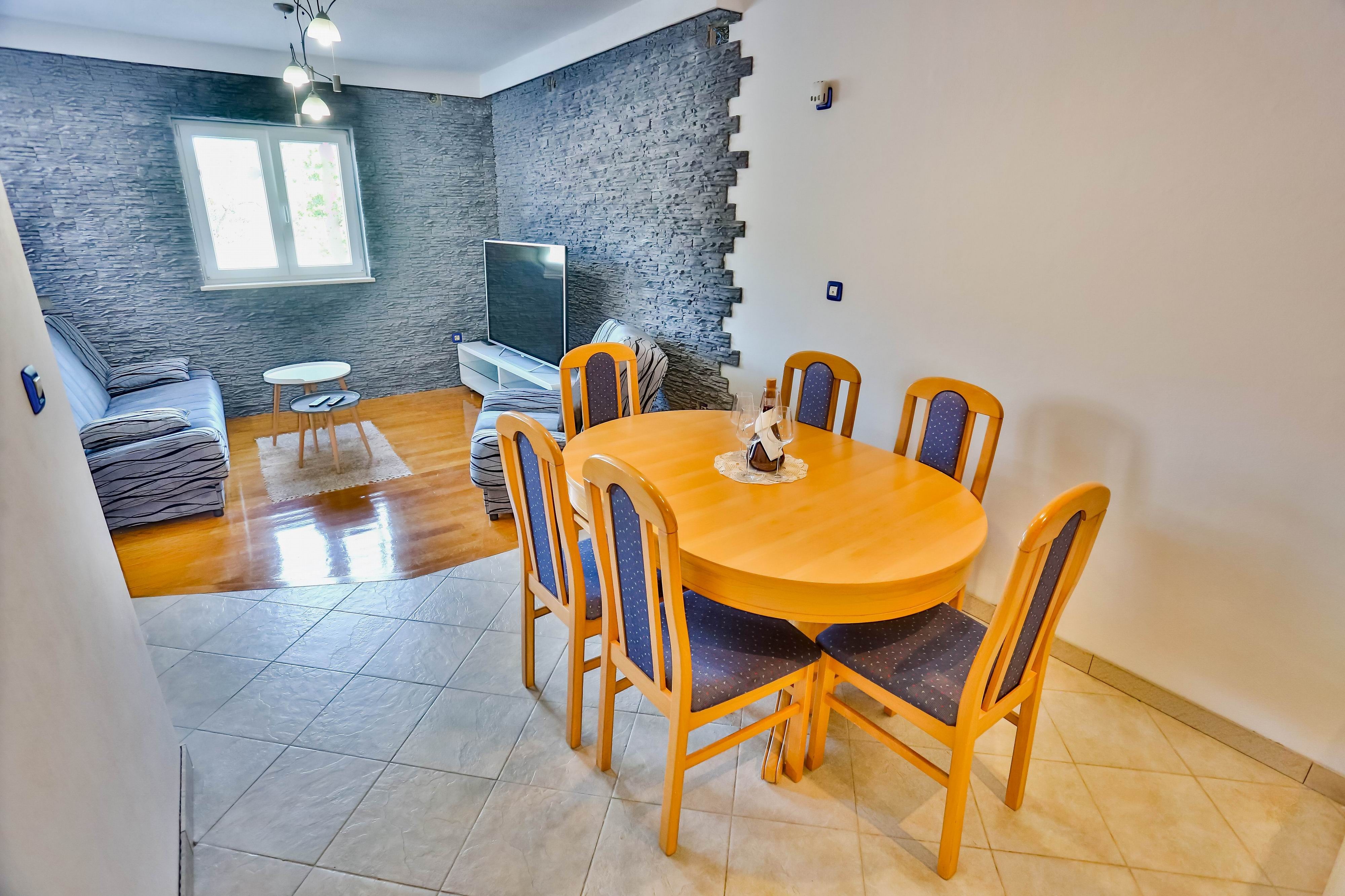 Two bedroom apartment with terrace Sutivan, Brač  A-g