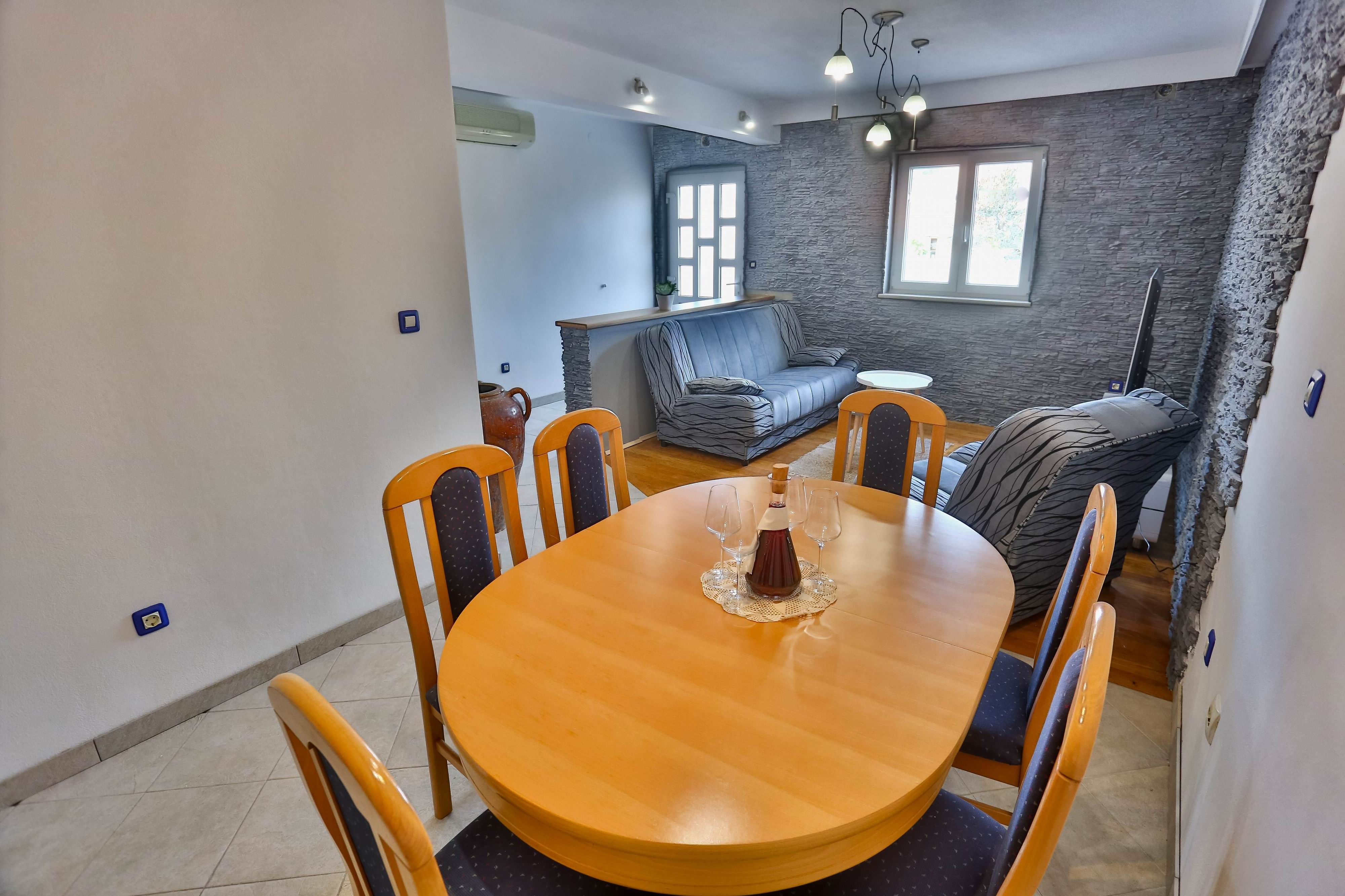 Two bedroom apartment with terrace Sutivan, Brač  A-g