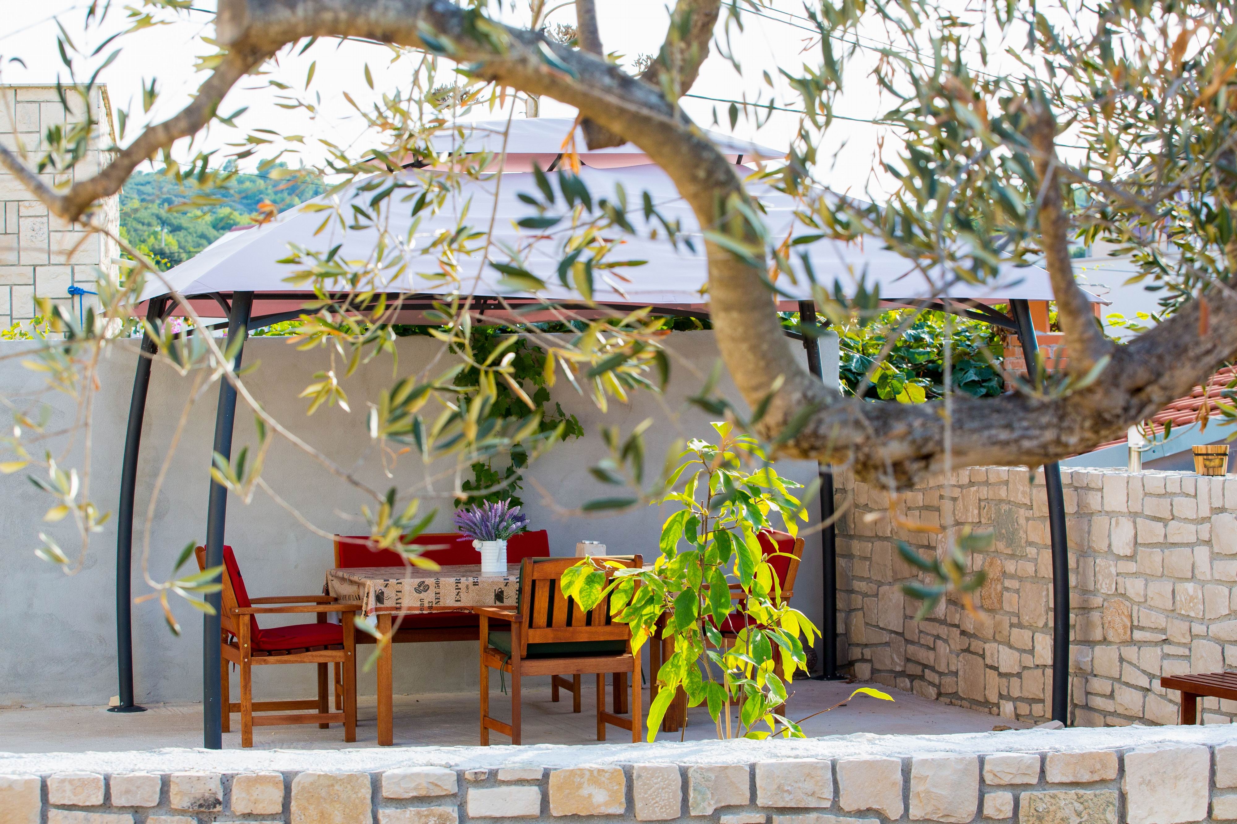 Two bedroom apartment with terrace Sutivan, Brač  A-g