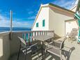 Pisak, Terrace in the apartment, with a sea view and WiFi.