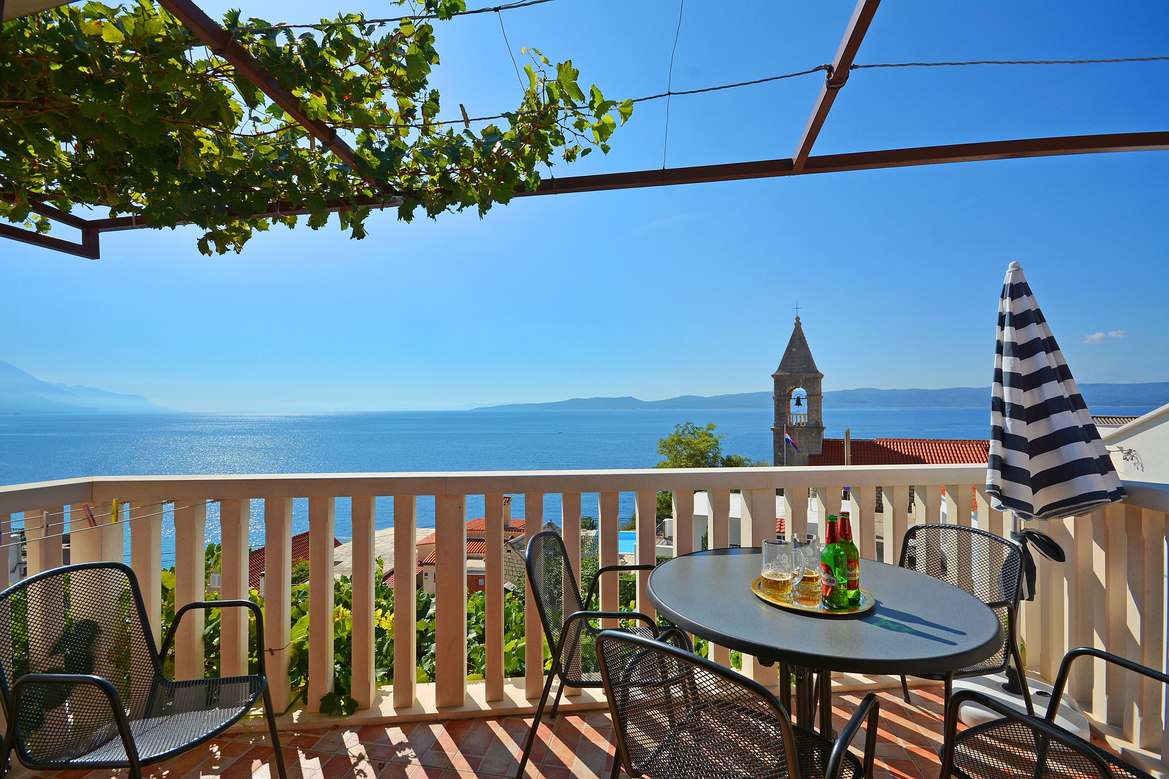 Two bedroom apartment with terrace and sea view Pisak, Omiš  A-a