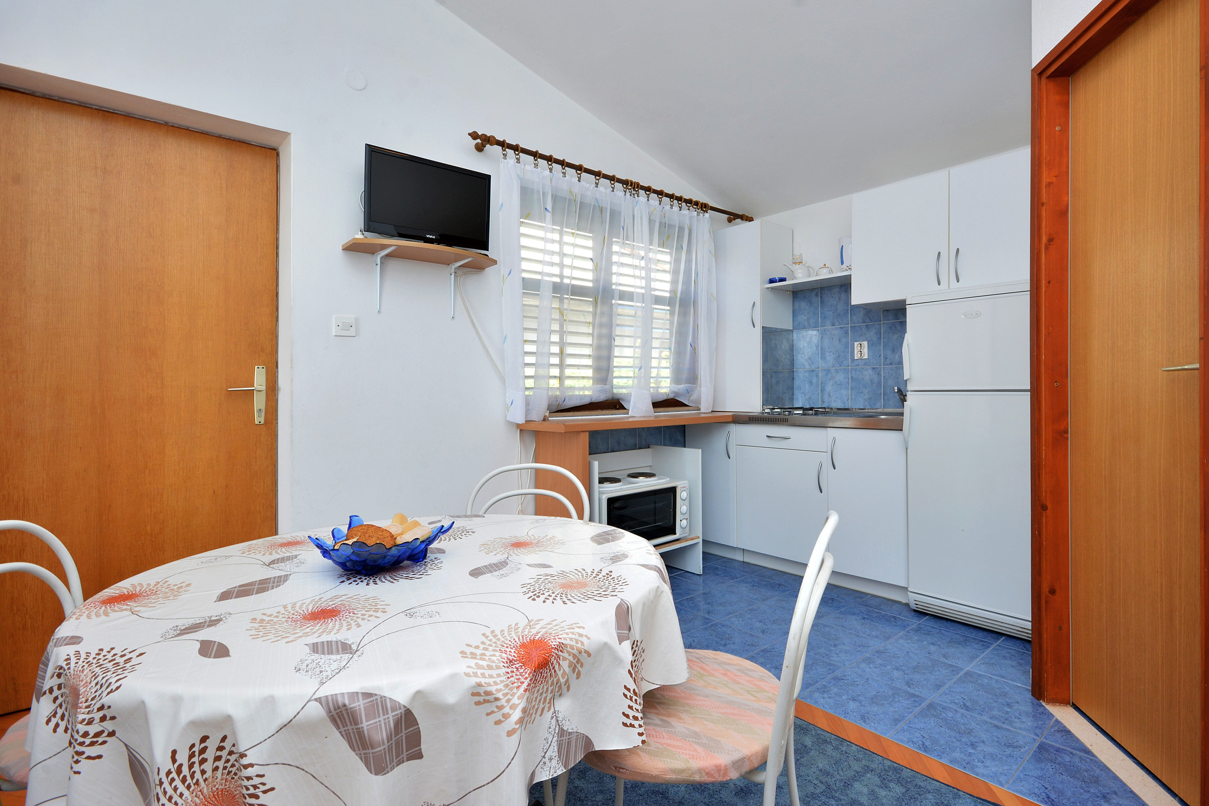 One bedroom apartment with terrace and sea view Pisak, Omiš (A-7521-b) One bedroom apartment with terrace and sea view Pisak, Omiš (A-7521-b)
