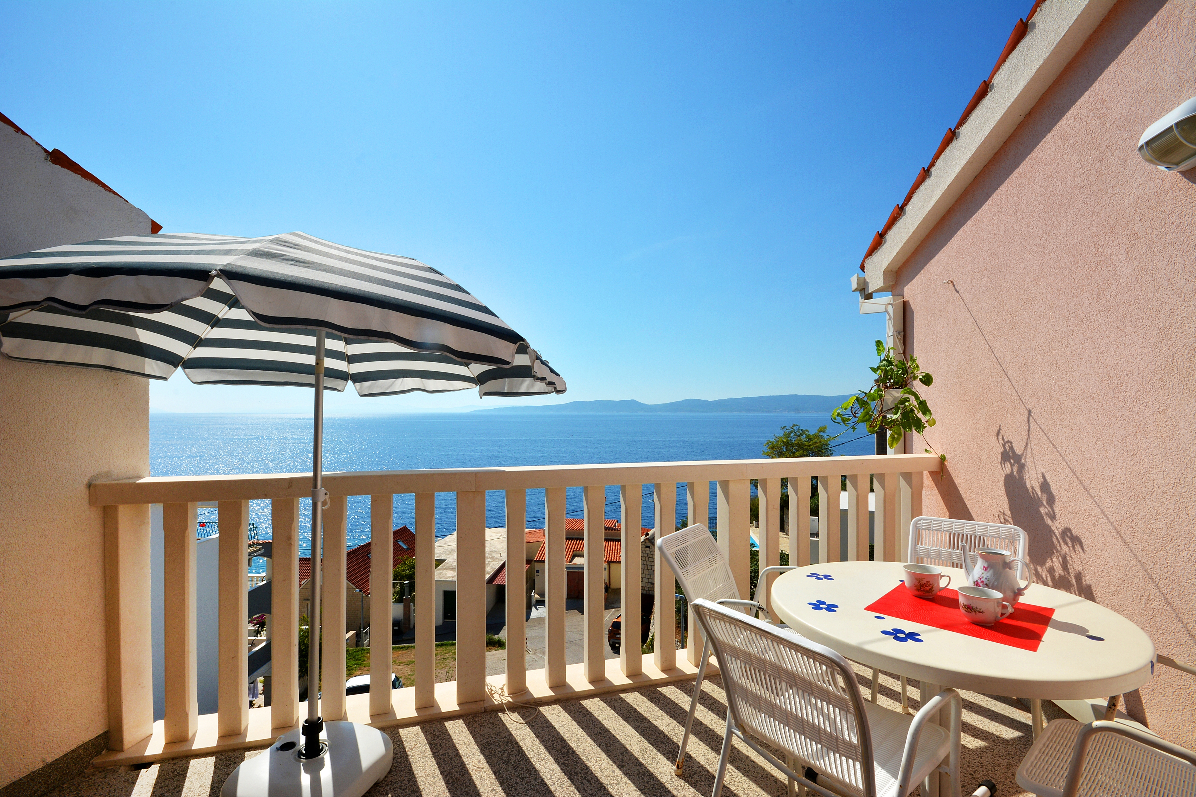 One bedroom apartment with terrace and sea view Pisak, Omiš (A-7521-b) One bedroom apartment with terrace and sea view Pisak, Omiš (A-7521-b)