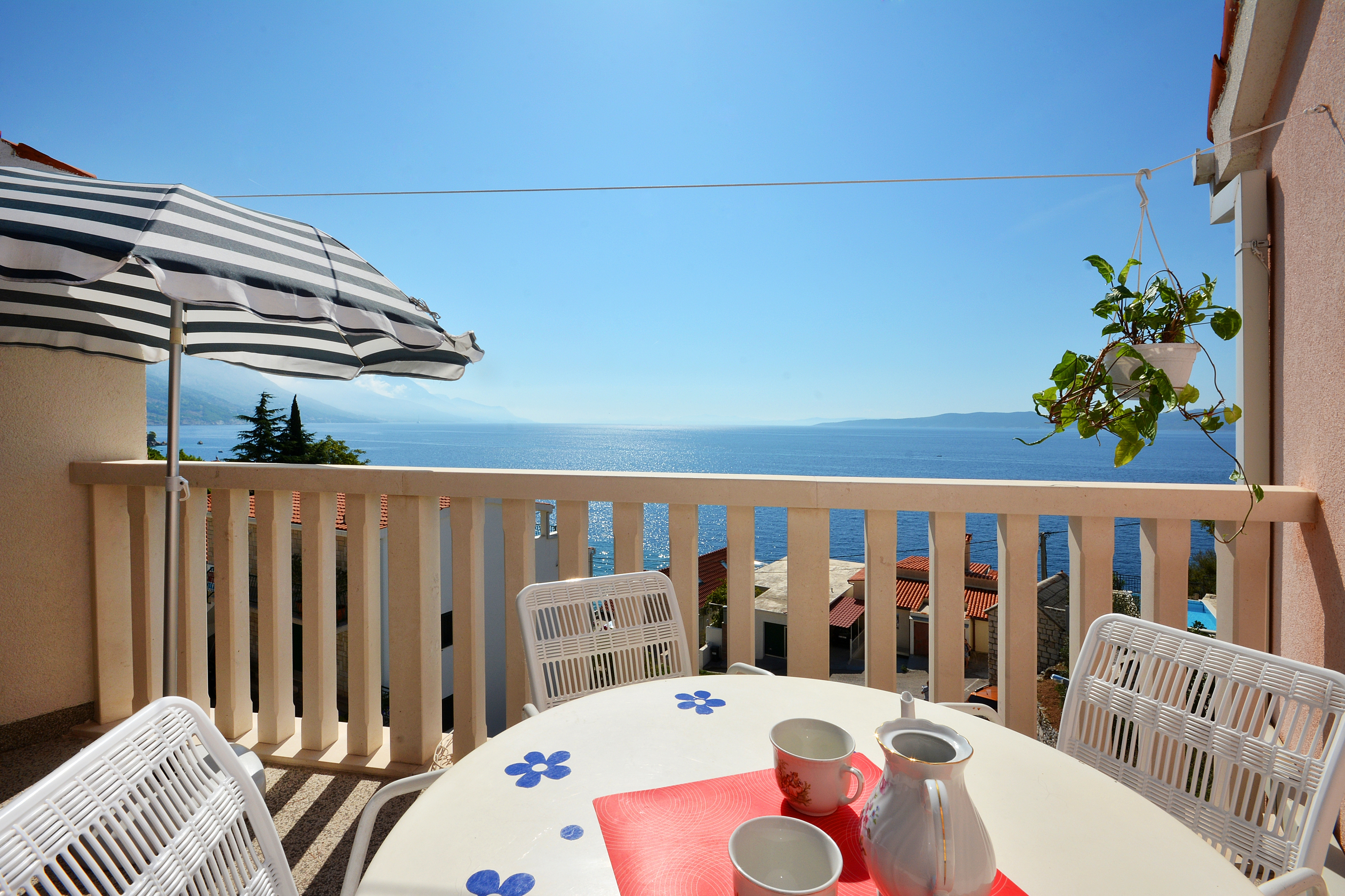 One bedroom apartment with terrace and sea view Pisak, Omiš  A-b