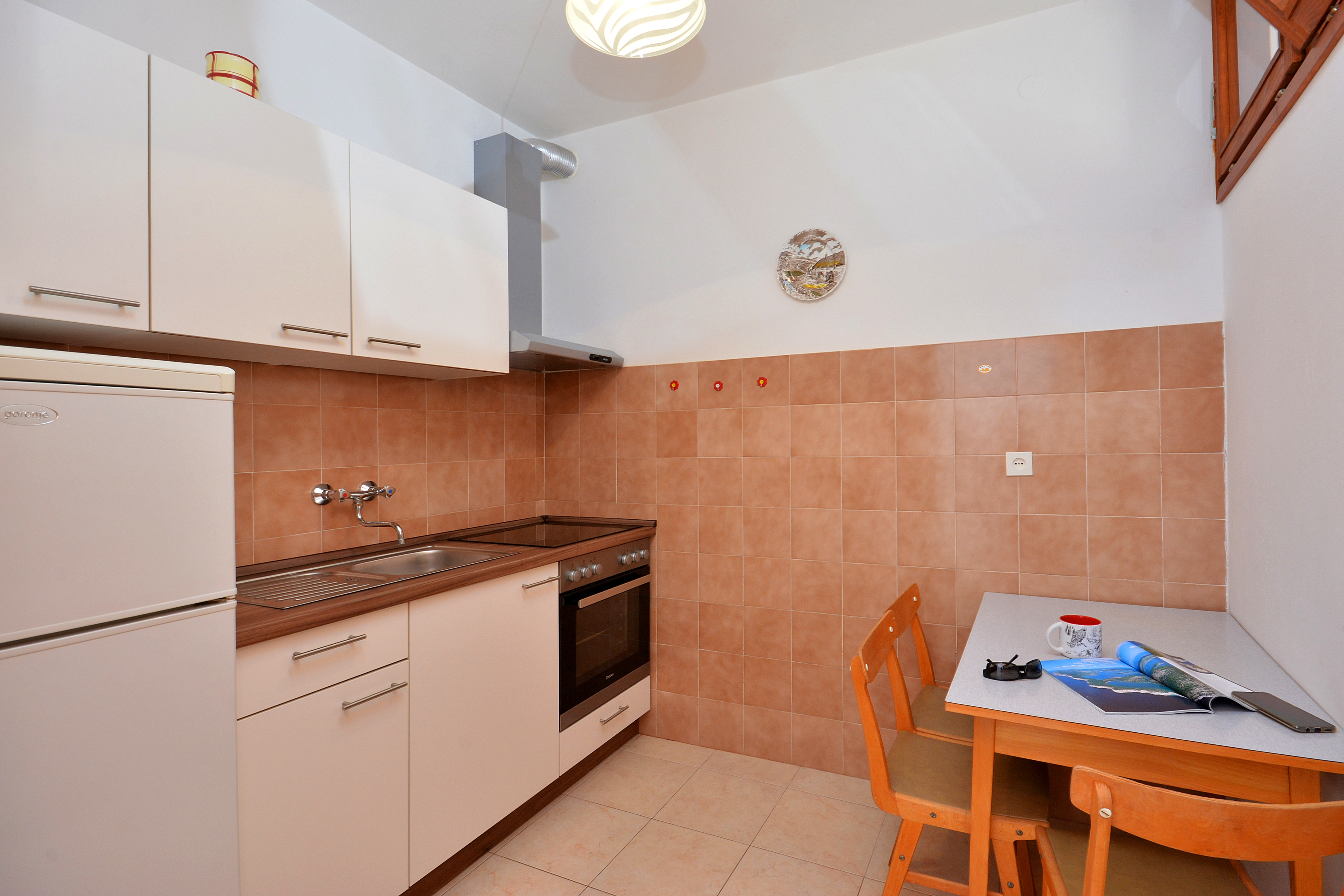 One bedroom apartment with terrace and sea view Pisak, Omiš (A-7521-d)