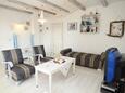 Living room Škrapi, Living room in the house, air condition available, (pet friendly) and WiFi.