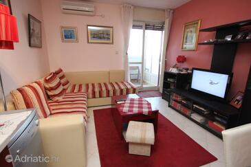 Living room Split, Living room in the apartment, dostupna klima i WIFI.