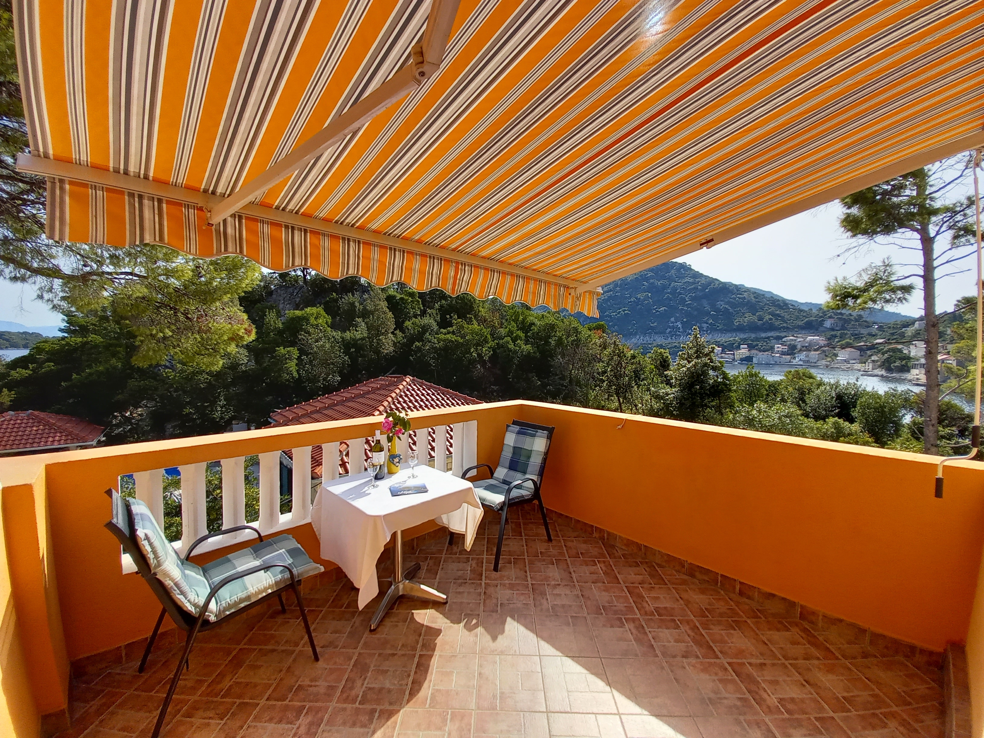 One bedroom apartment near beach Sobra, Mljet  A-d