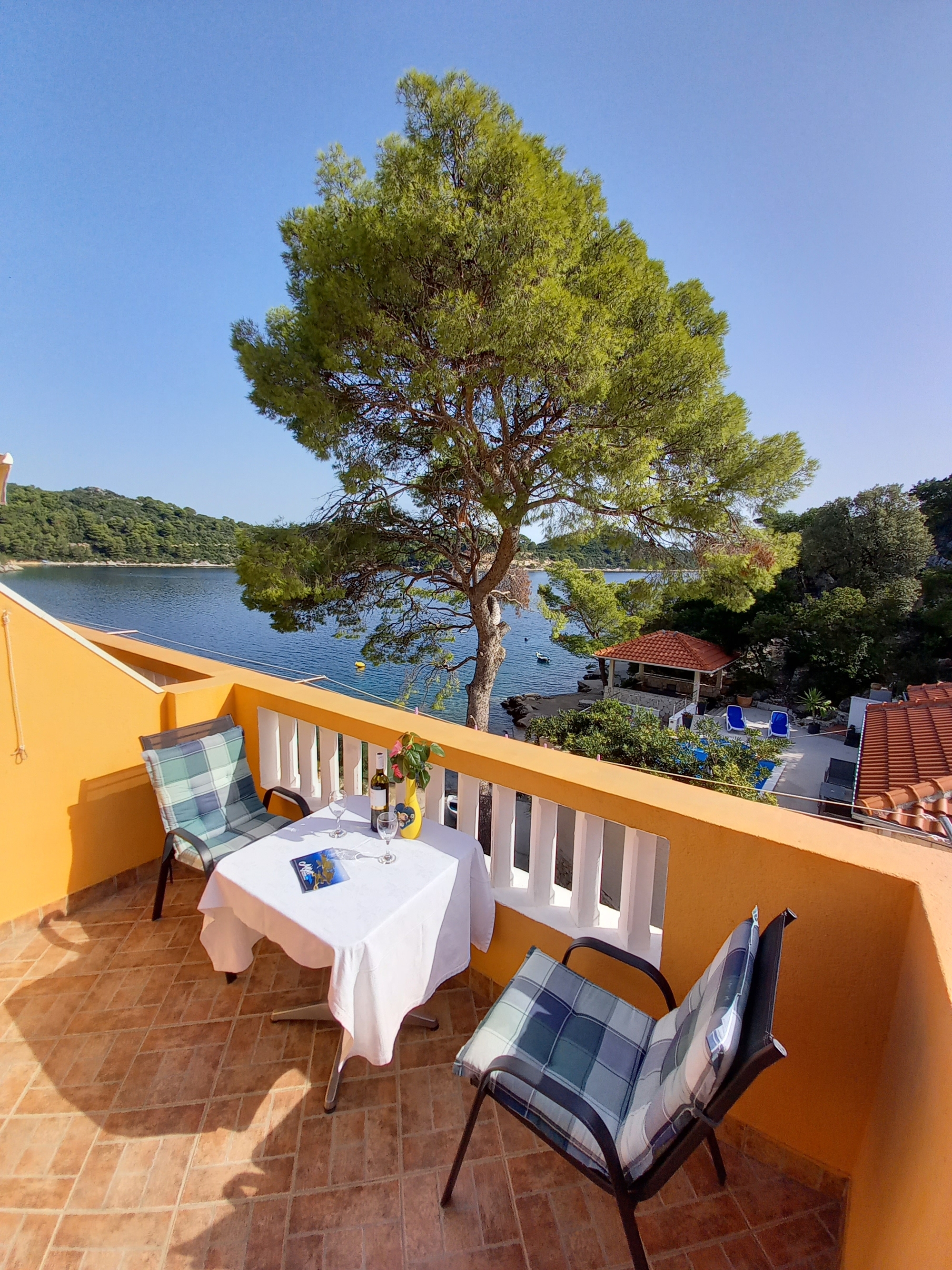 One bedroom apartment near beach Sobra, Mljet  A-d