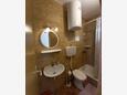 Sobra, Bathroom in the studio-apartment, WiFi.