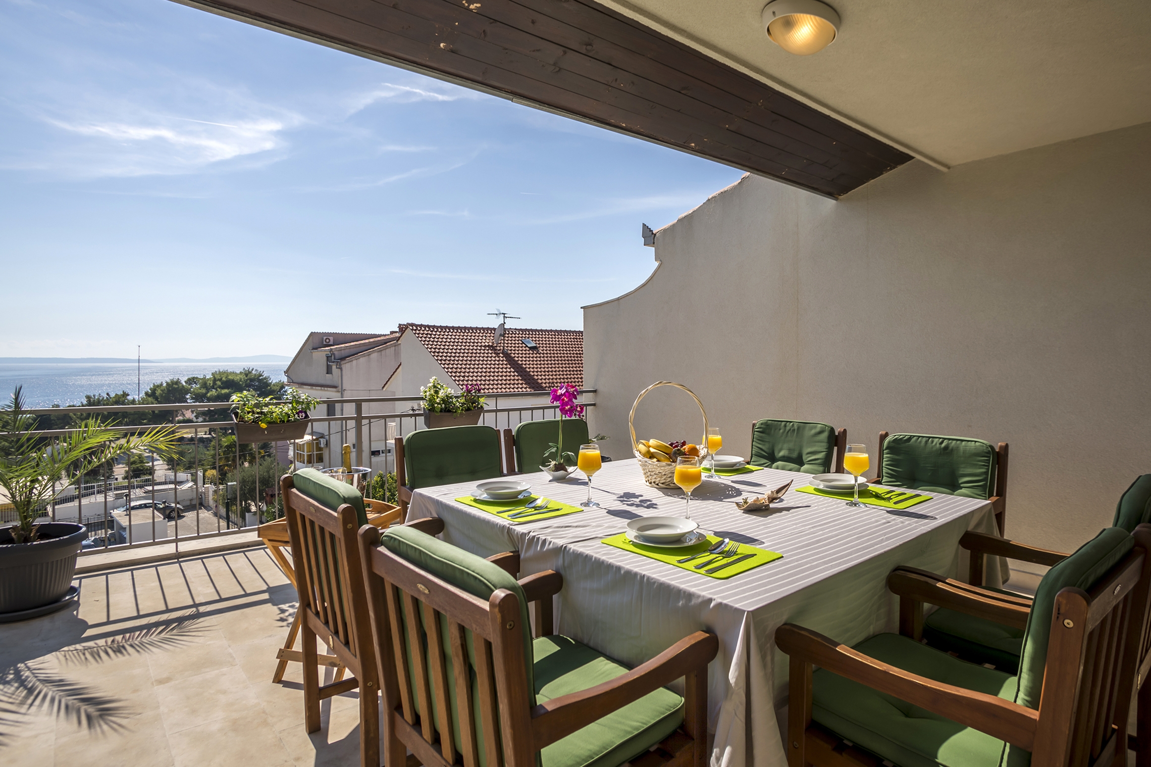 One bedroom apartment with terrace and sea view Podstrana, Split (A-7539-b)