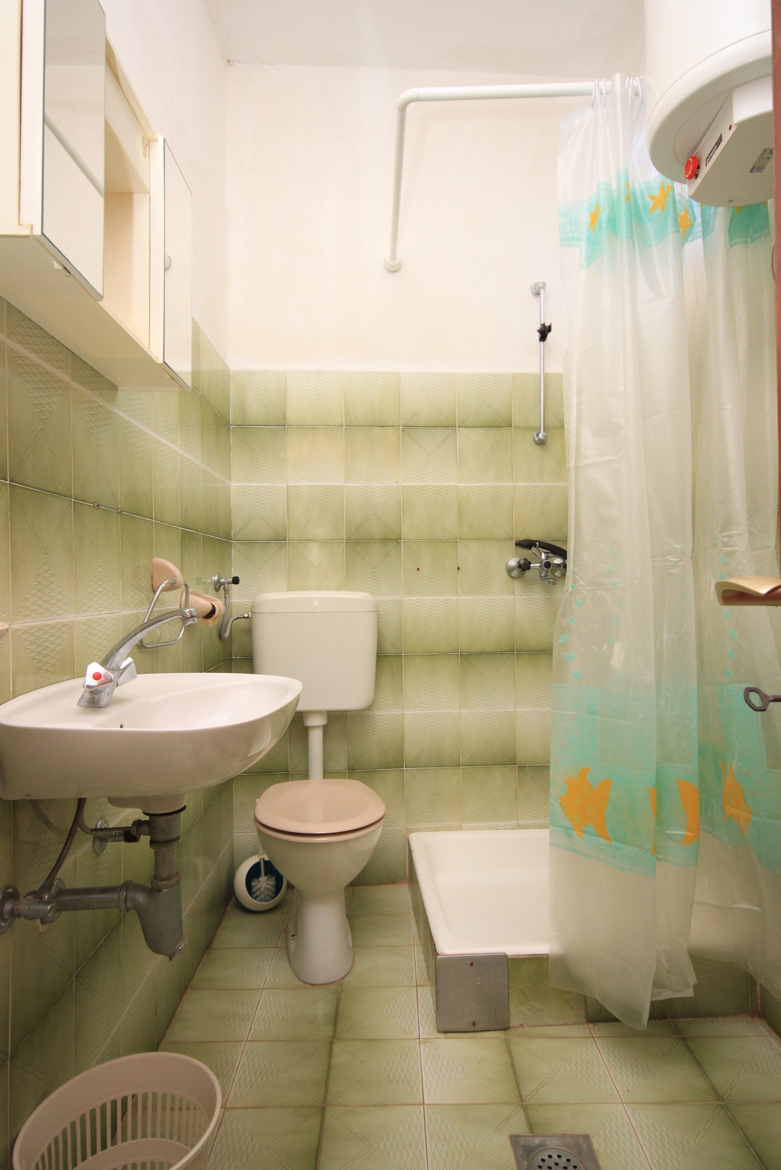 Three bedroom apartment with terrace Rogoznica  A-a