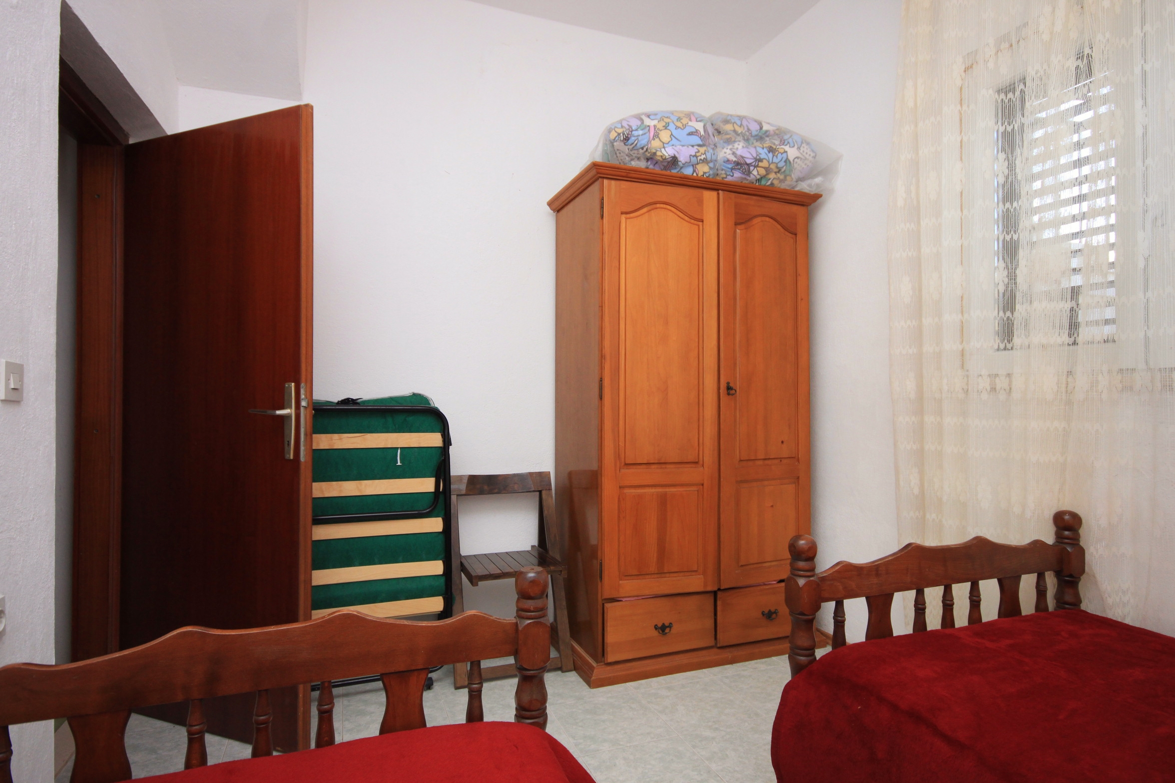 Three bedroom apartment with terrace Rogoznica  A-a
