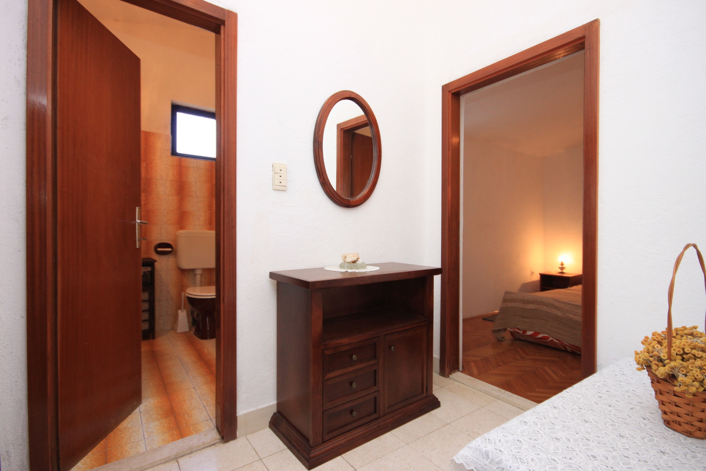 Three bedroom apartment with terrace Rogoznica  A-b