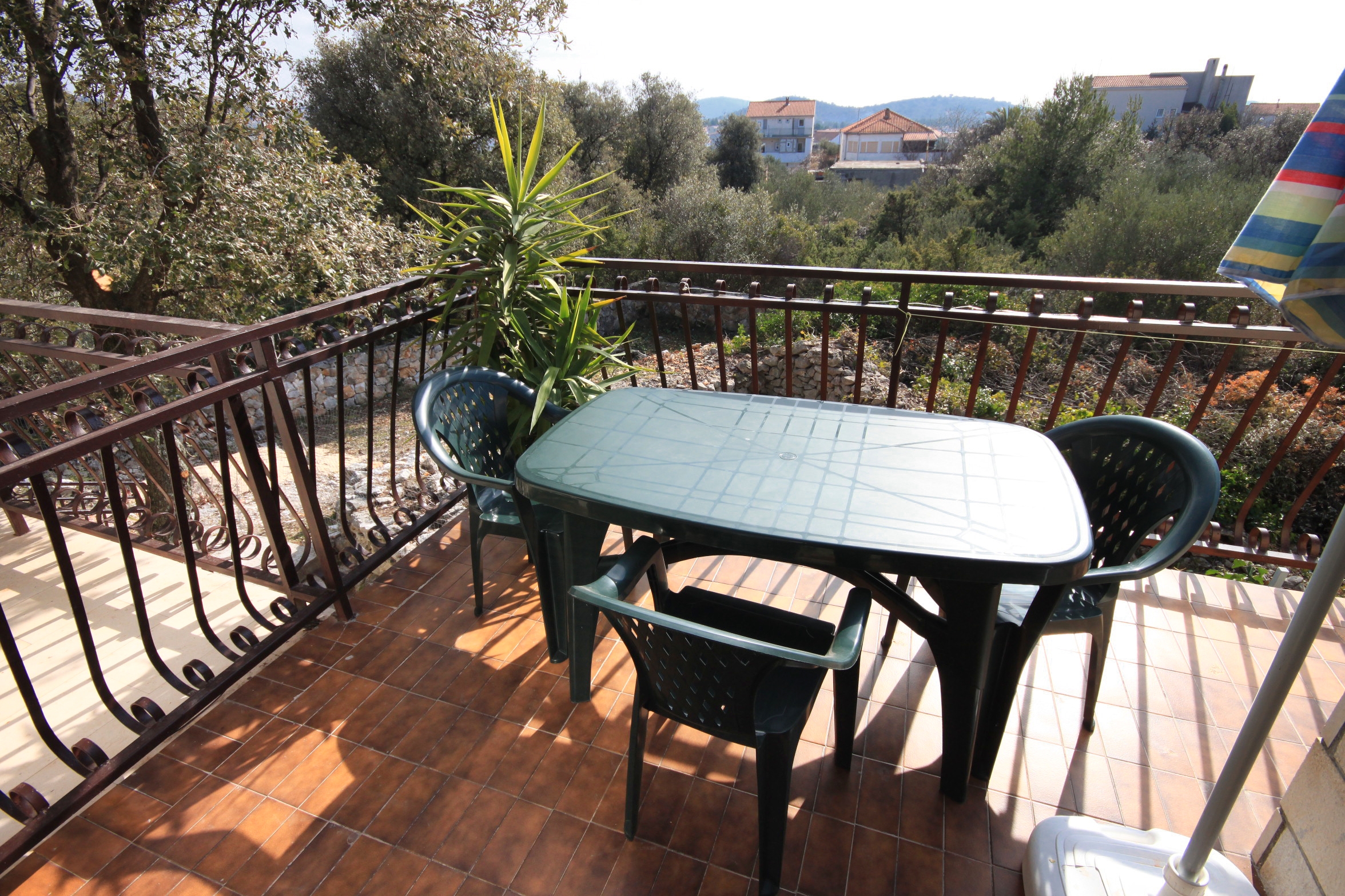Three bedroom apartment with terrace Rogoznica (A-7541-b) Three bedroom apartment with terrace Rogoznica (A-7541-b)